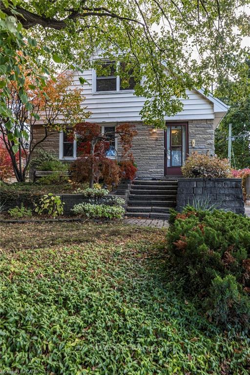 Front of 8 Sylvia Crescent