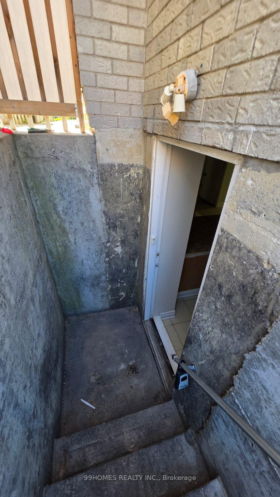 Photo 3 of Unit Bsmt, 52 Nantucket Crescent, Brampton, Westgate — HOMEH