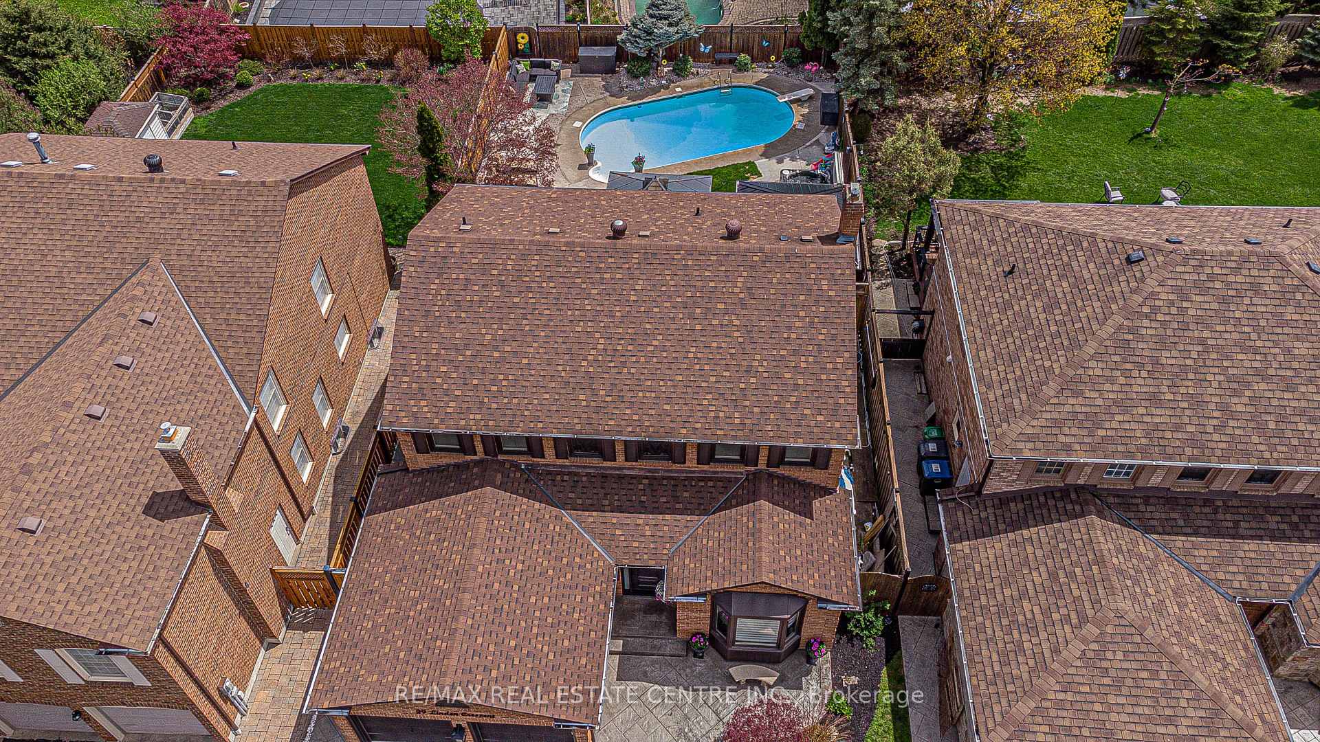 Photo 2 of 29 Linden Crescent, Brampton, Westgate — HOMEH