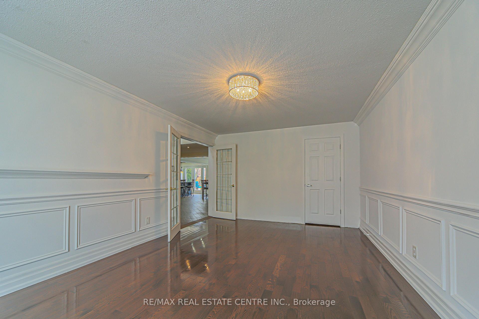 Photo 9 of 29 Linden Crescent, Brampton, Westgate — HOMEH