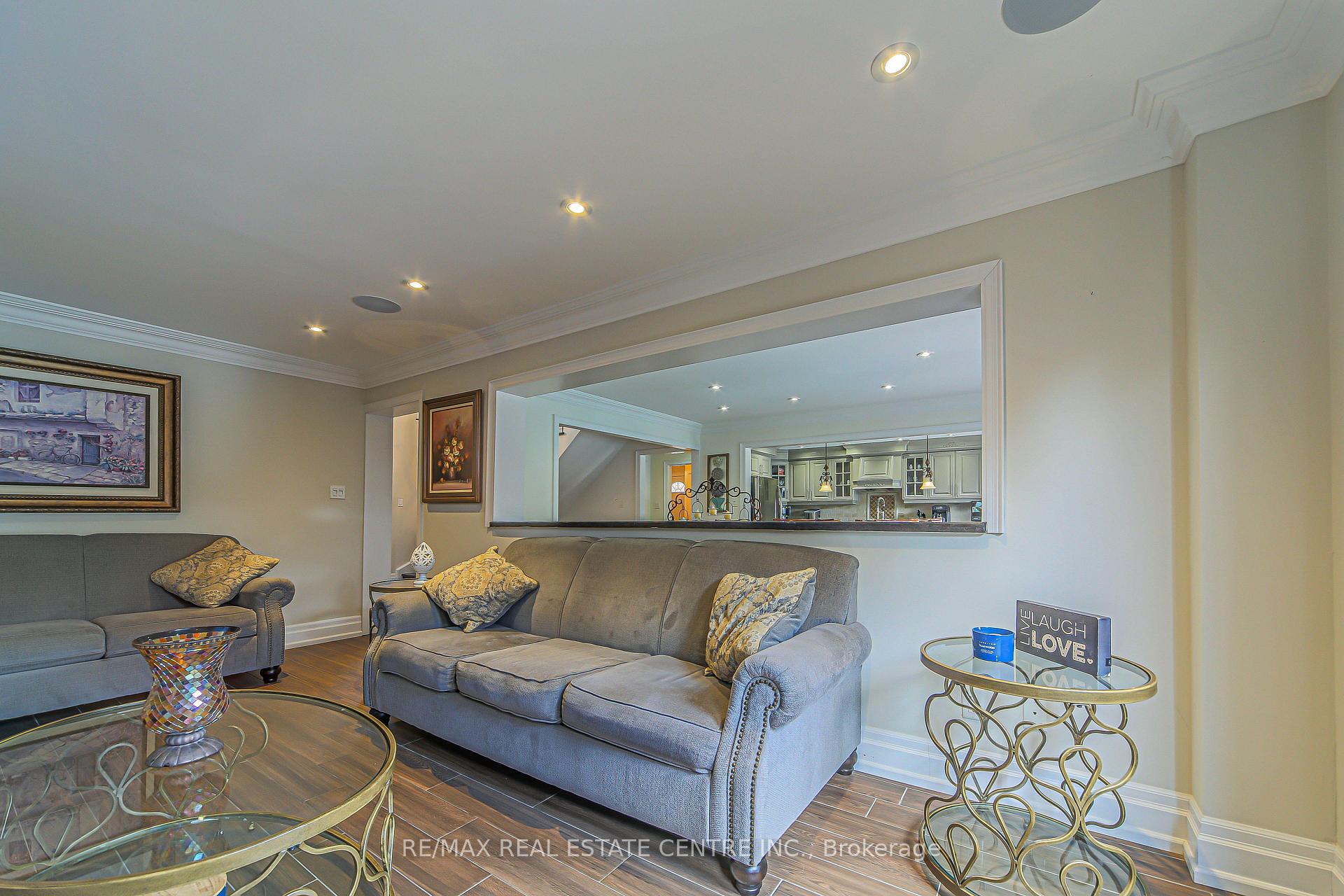 Photo 12 of 29 Linden Crescent, Brampton, Westgate — HOMEH