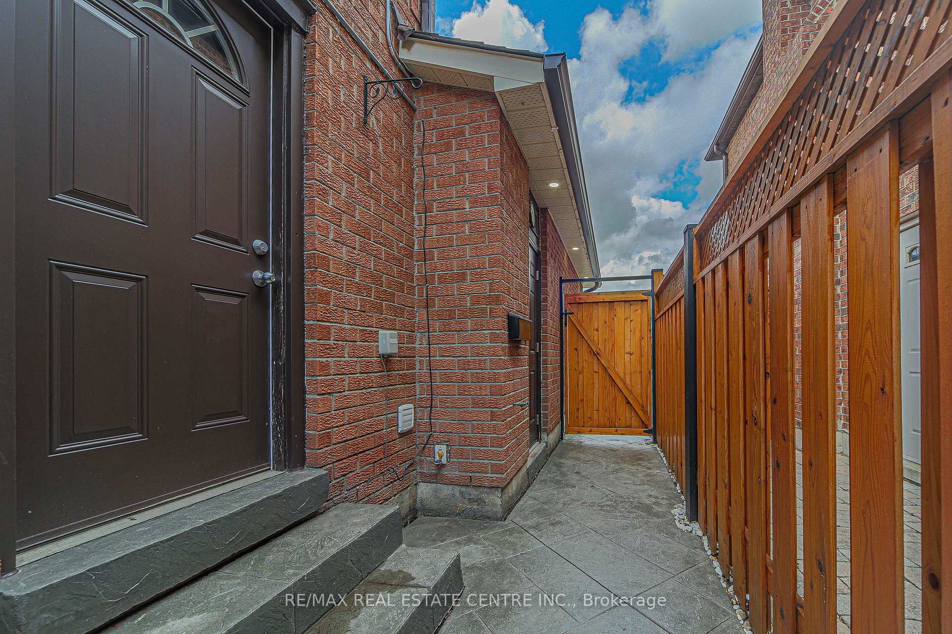 Photo 39 of 29 Linden Crescent, Brampton, Westgate — HOMEH