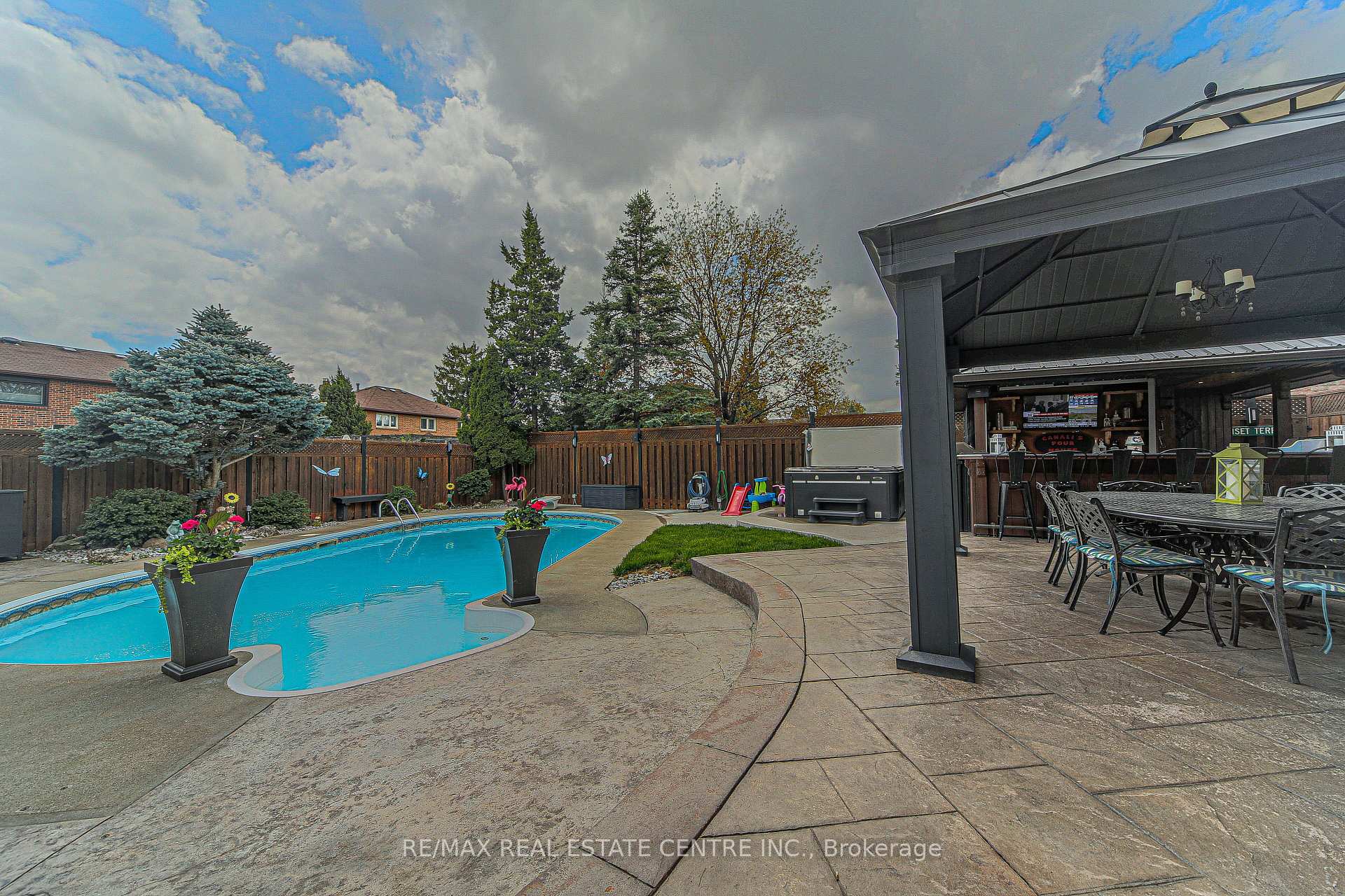 Photo 50 of 29 Linden Crescent, Brampton, Westgate — HOMEH