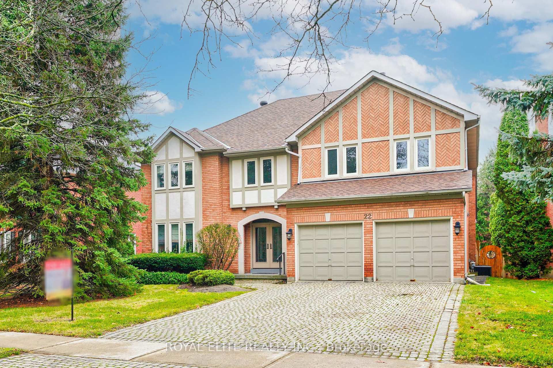 Photo 1 of 22 Montclair Road, Richmond Hill, Bayview Hill — HOMEH