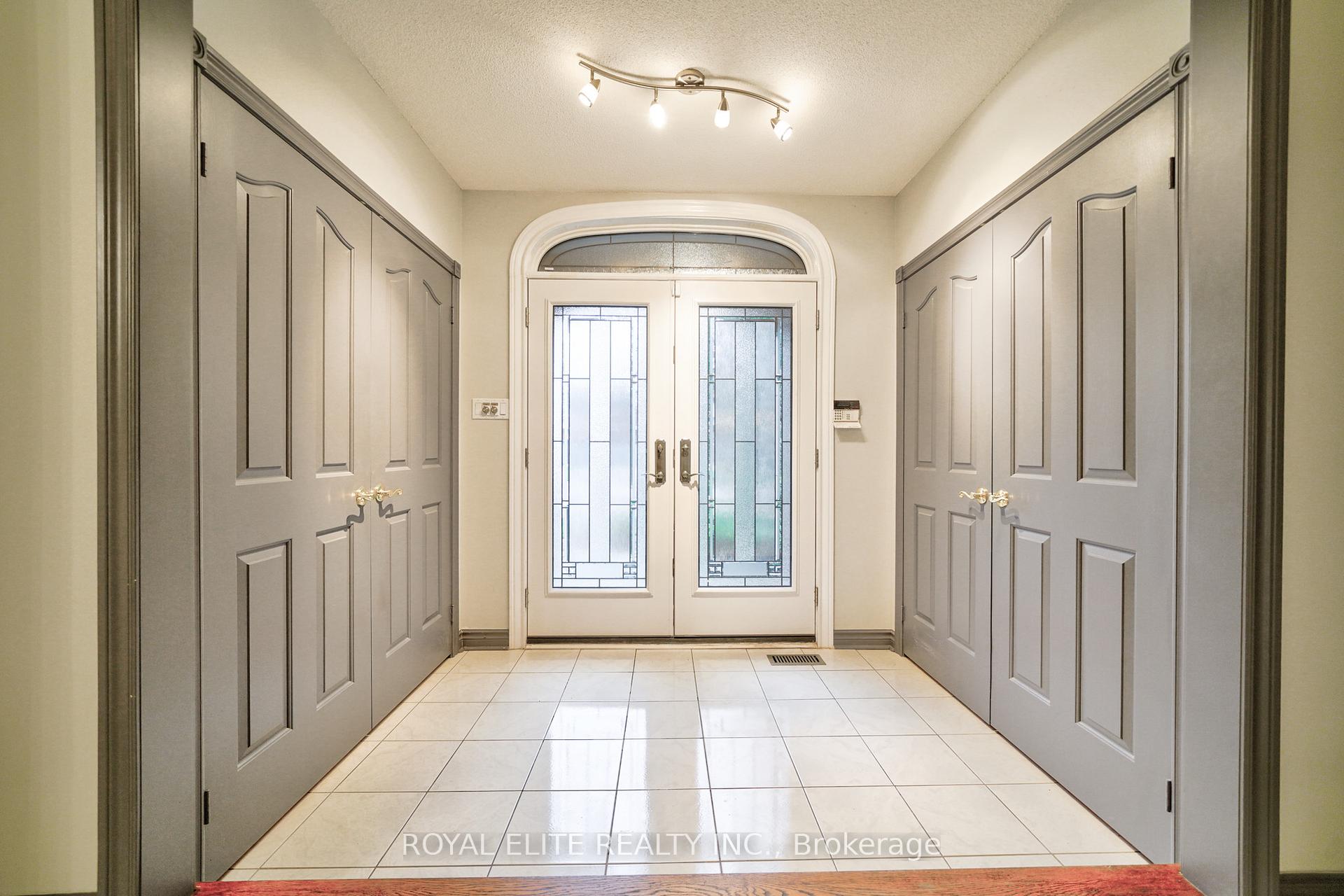 Photo 4 of 22 Montclair Road, Richmond Hill, Bayview Hill — HOMEH