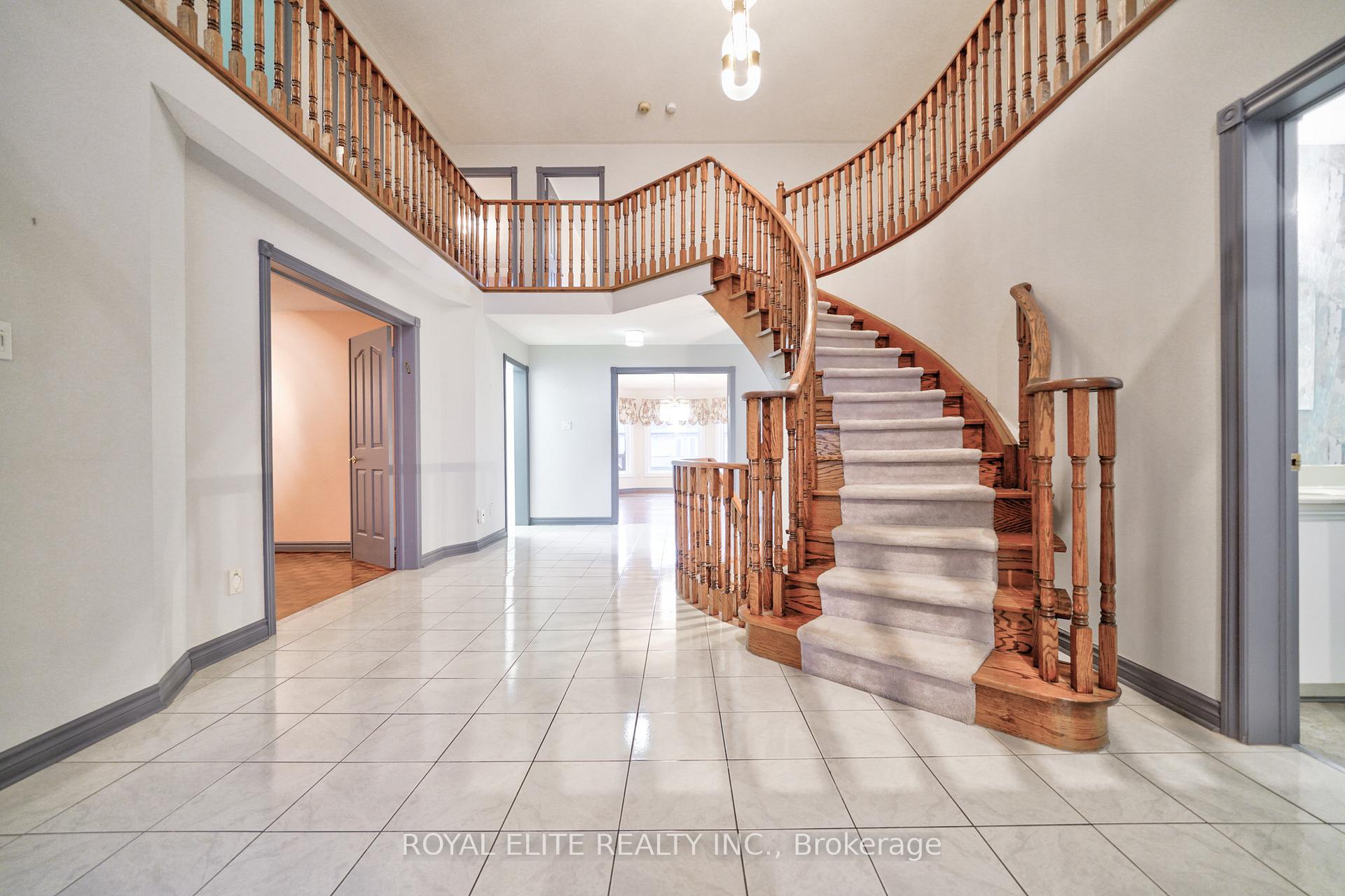 Photo 5 of 22 Montclair Road, Richmond Hill, Bayview Hill — HOMEH