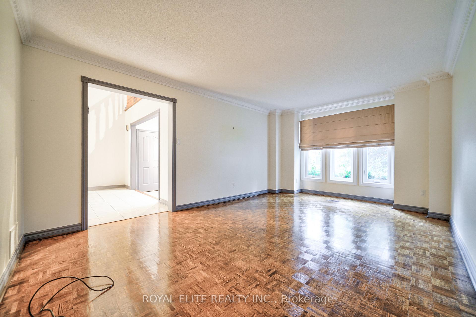 Photo 7 of 22 Montclair Road, Richmond Hill, Bayview Hill — HOMEH