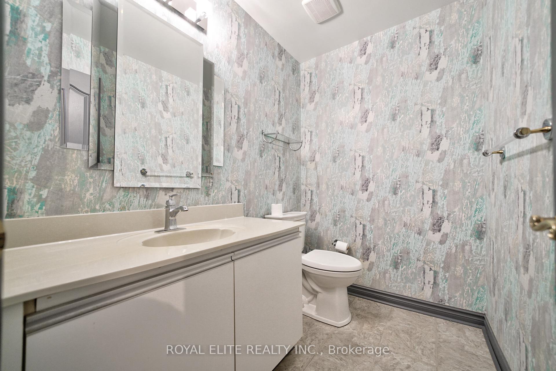 Photo 8 of 22 Montclair Road, Richmond Hill, Bayview Hill — HOMEH