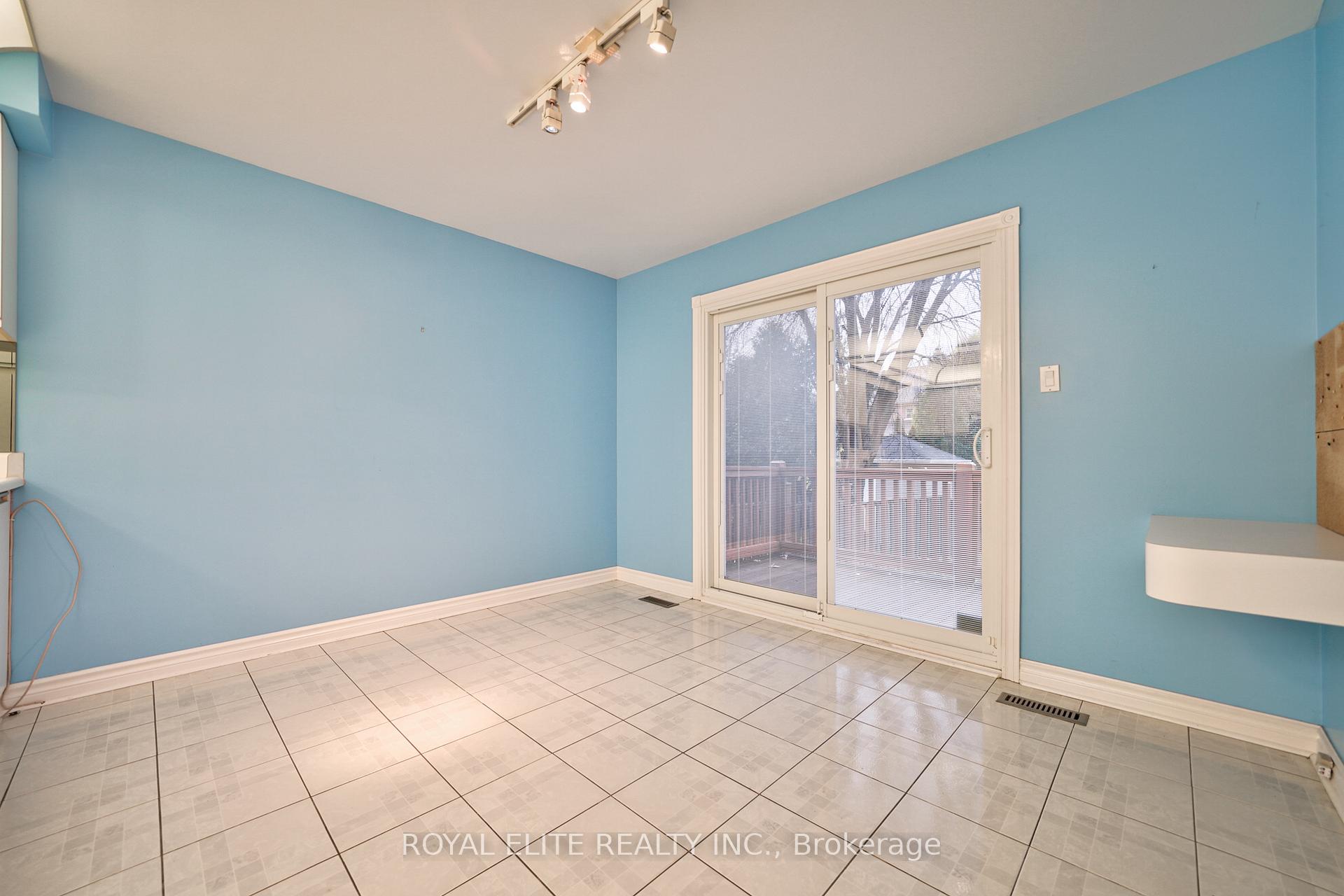 Photo 14 of 22 Montclair Road, Richmond Hill, Bayview Hill — HOMEH
