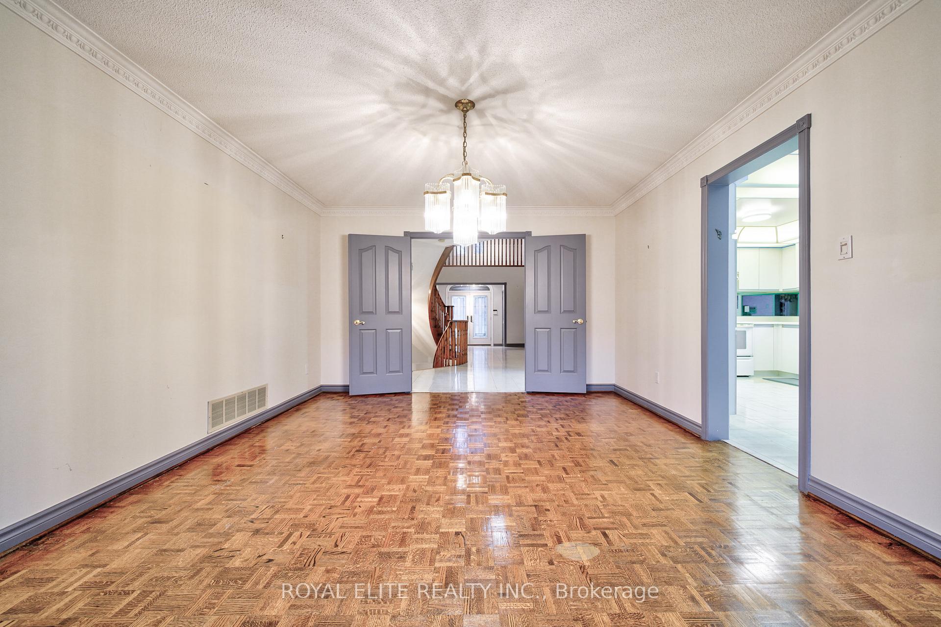 Photo 17 of 22 Montclair Road, Richmond Hill, Bayview Hill — HOMEH