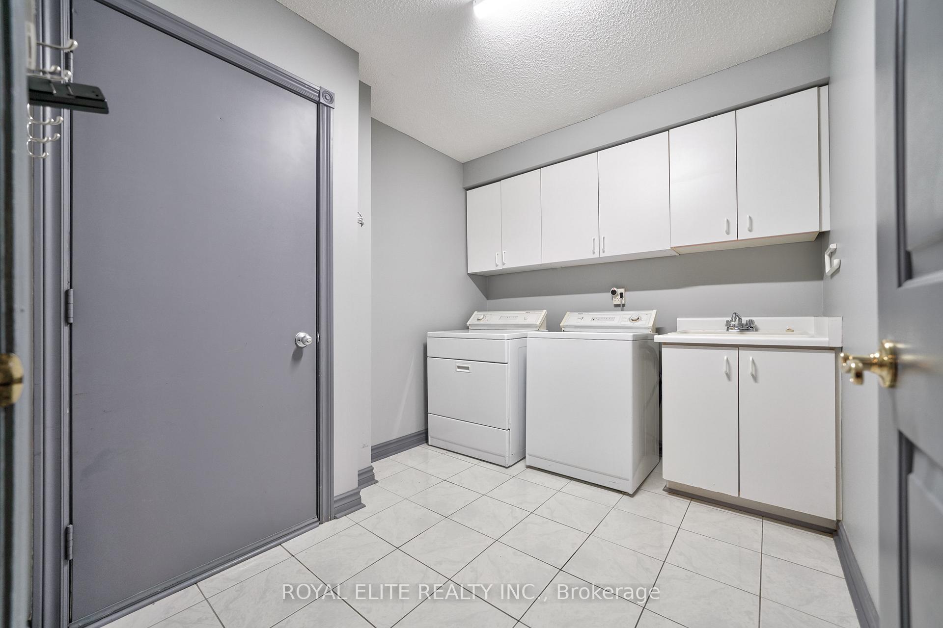 Photo 18 of 22 Montclair Road, Richmond Hill, Bayview Hill — HOMEH