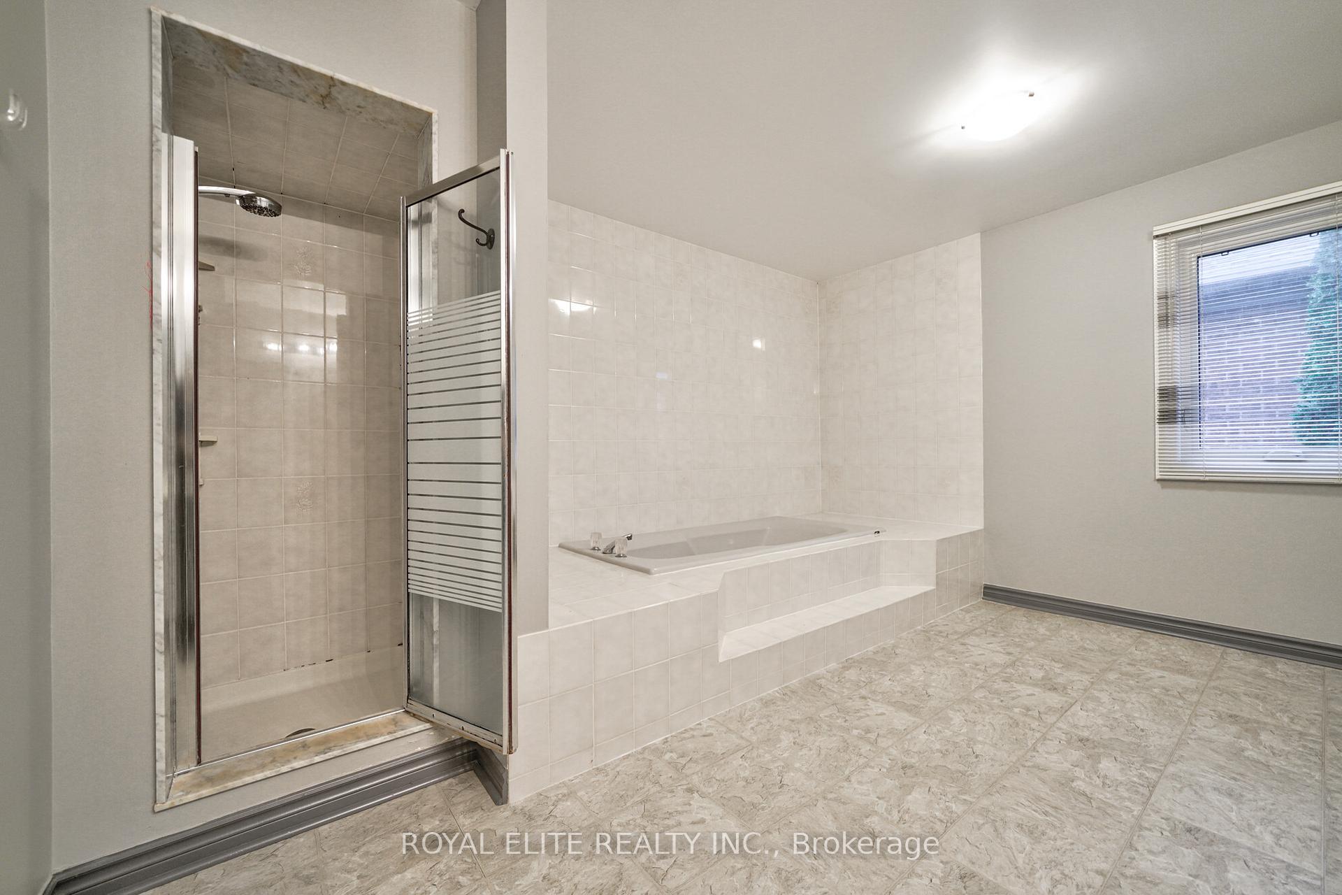 Photo 36 of 22 Montclair Road, Richmond Hill, Bayview Hill — HOMEH