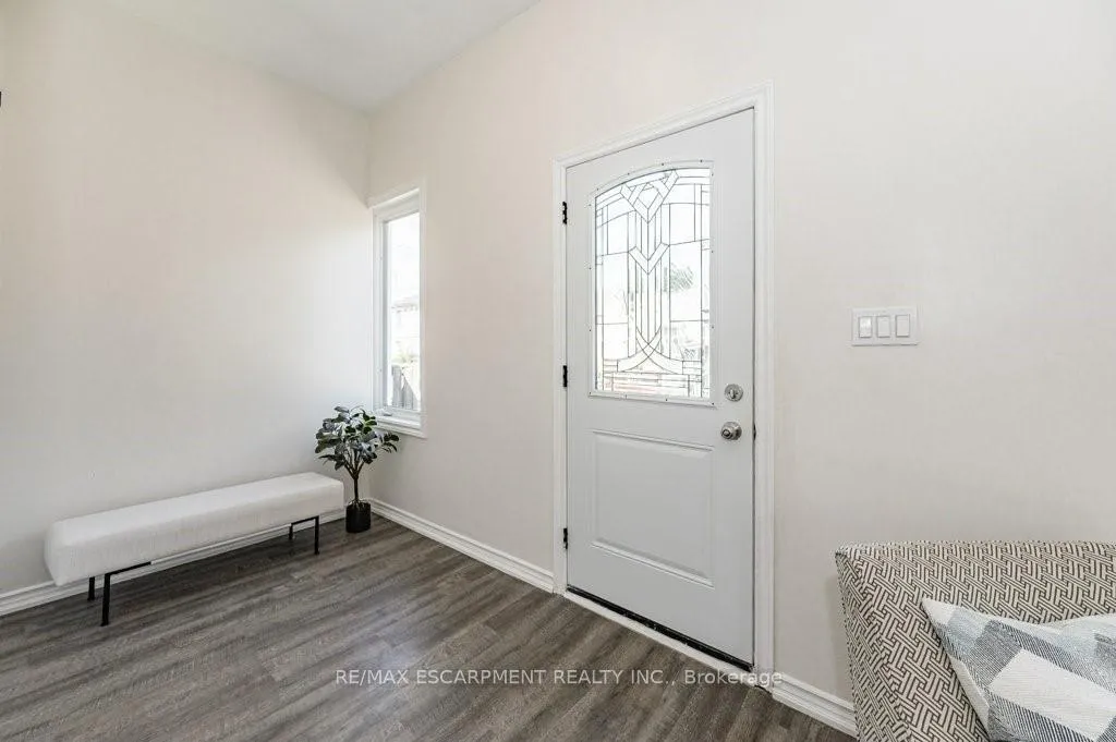Photo 5 of 196 Picton Street E, Hamilton, North End — HOMEH