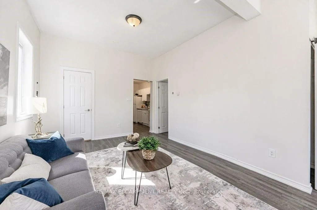 Photo 10 of 196 Picton Street E, Hamilton, North End — HOMEH