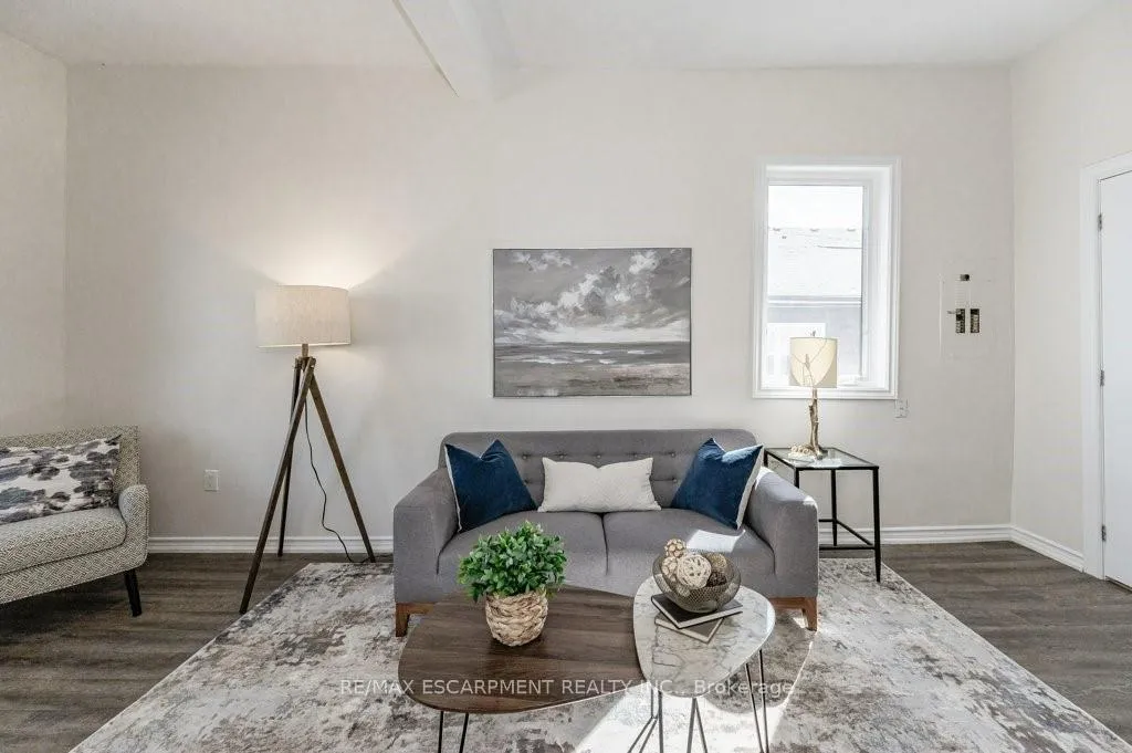 Photo 11 of 196 Picton Street E, Hamilton, North End — HOMEH