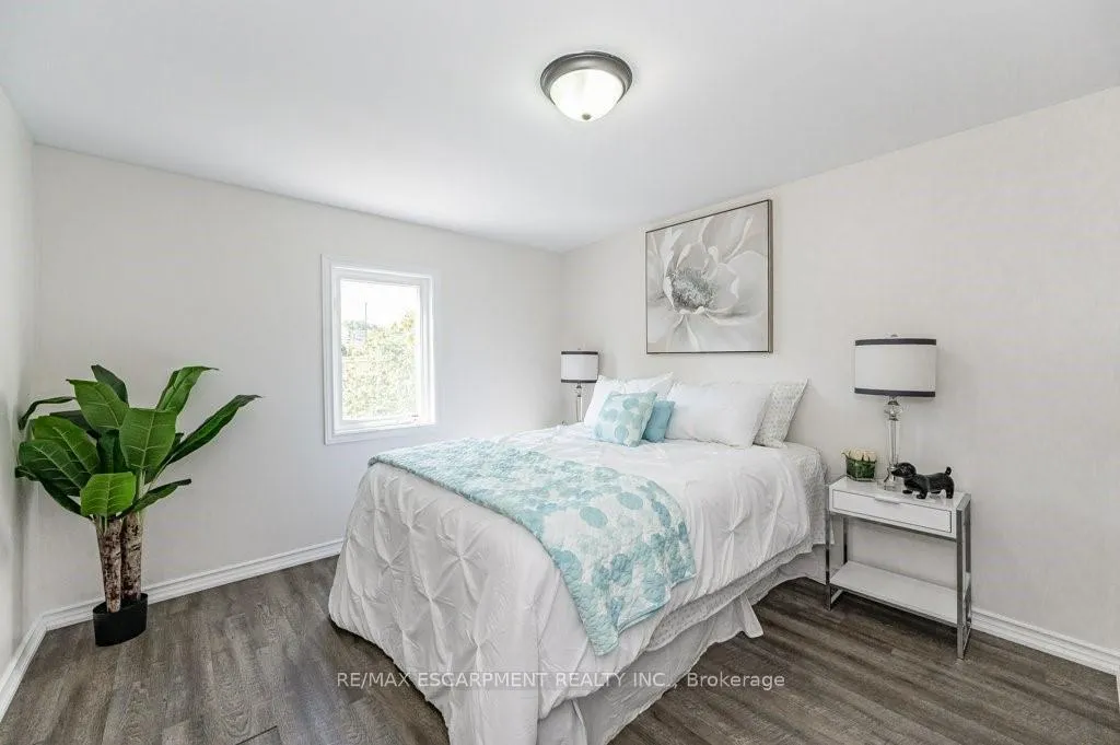 Photo 20 of 196 Picton Street E, Hamilton, North End — HOMEH
