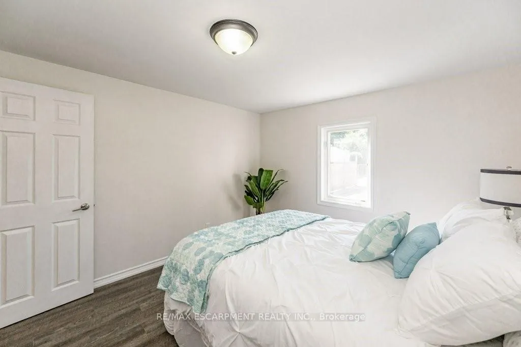 Photo 21 of 196 Picton Street E, Hamilton, North End — HOMEH