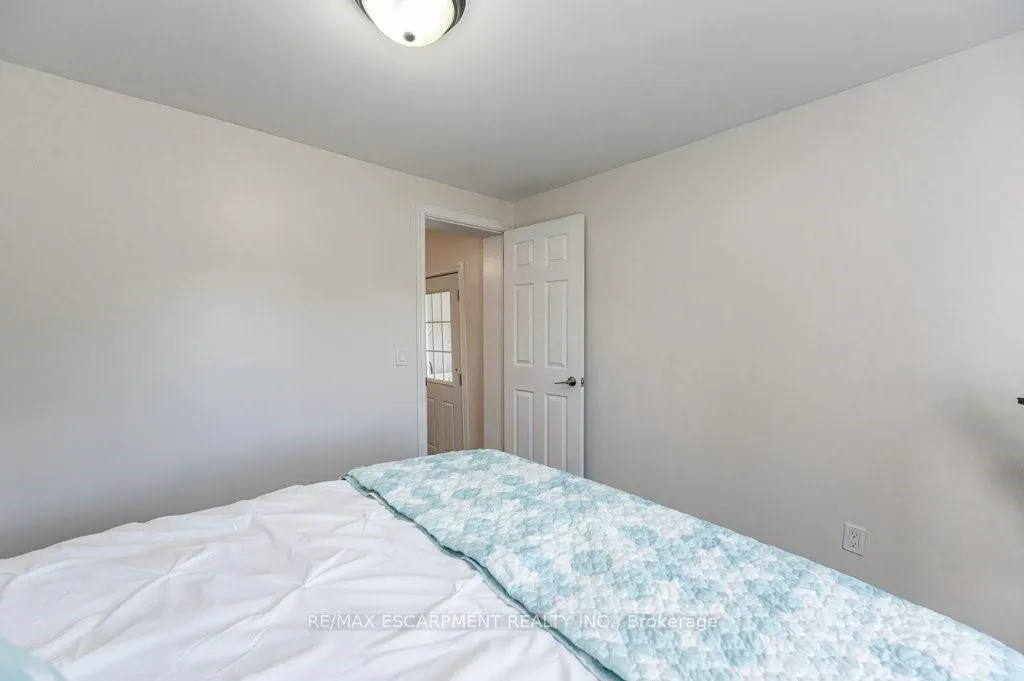 Photo 22 of 196 Picton Street E, Hamilton, North End — HOMEH