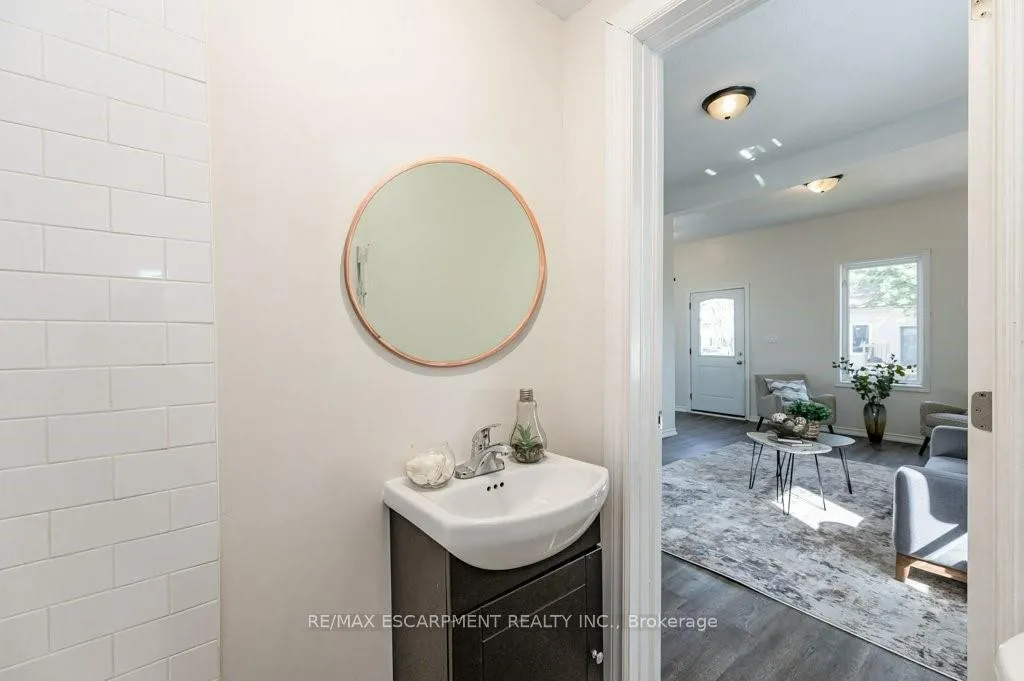 Photo 25 of 196 Picton Street E, Hamilton, North End — HOMEH