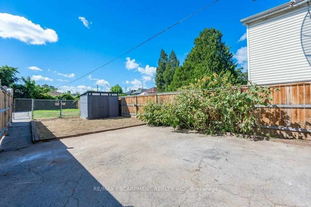 Photo 28 of 196 Picton Street E, Hamilton, North End — HOMEH