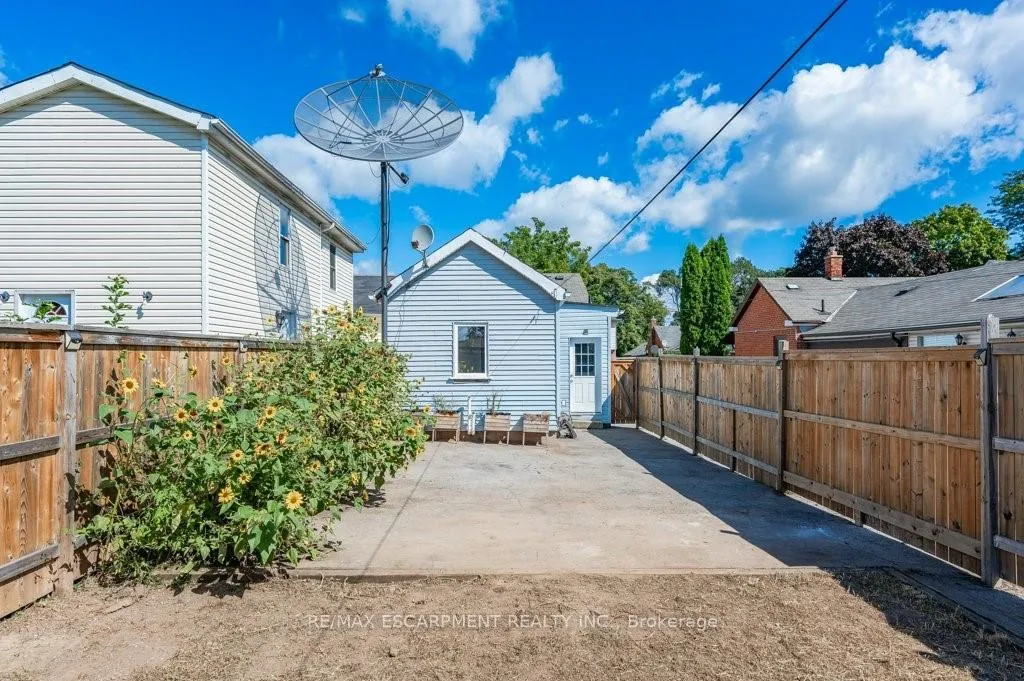Photo 31 of 196 Picton Street E, Hamilton, North End — HOMEH
