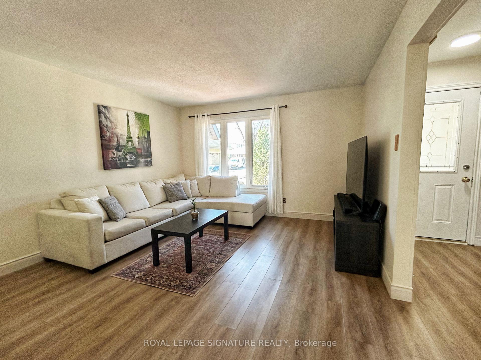 Photo 7 of 33 Courtleigh Square, Brampton, Heart Lake East — HOMEH