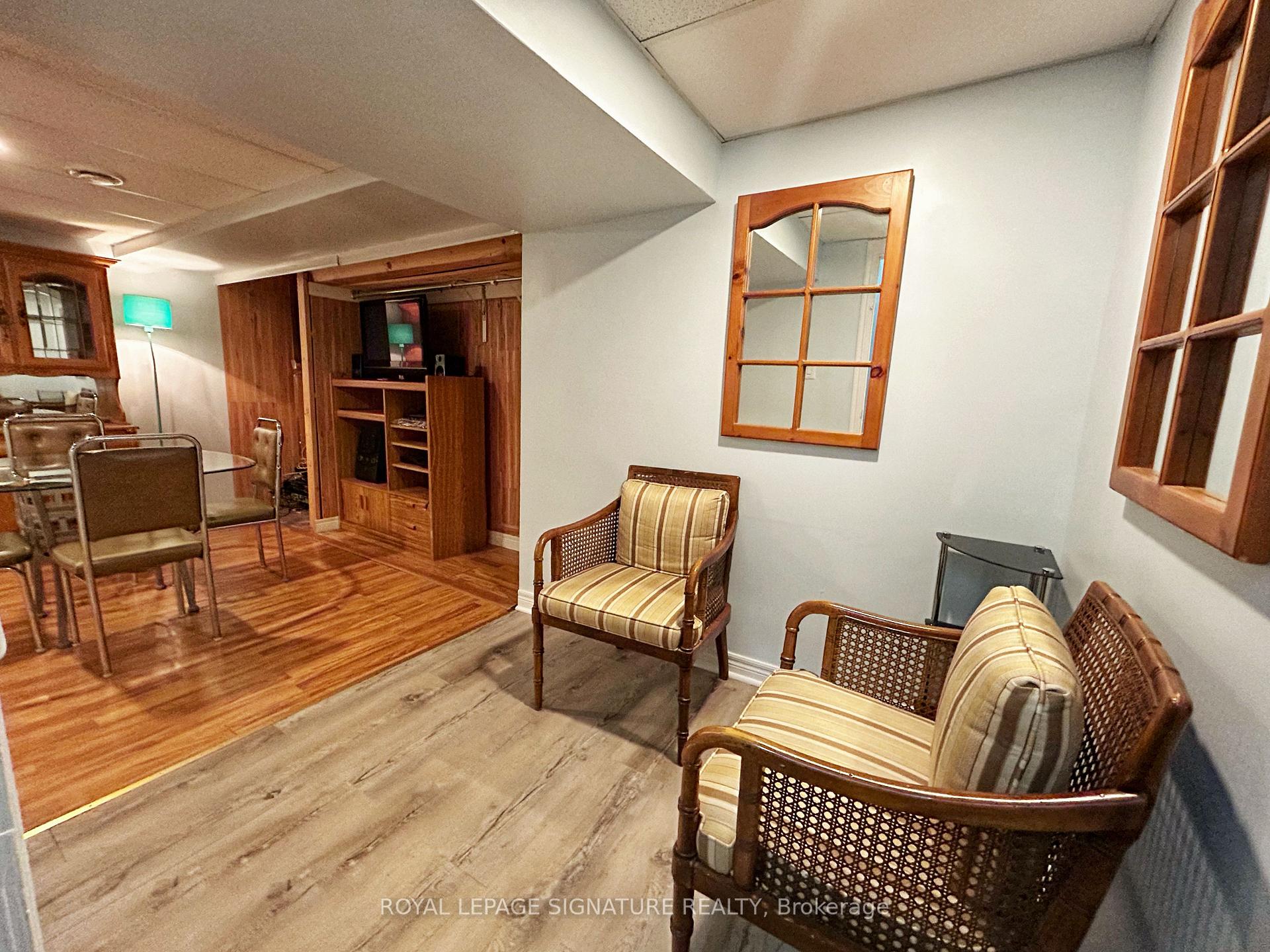 Photo 17 of 33 Courtleigh Square, Brampton, Heart Lake East — HOMEH