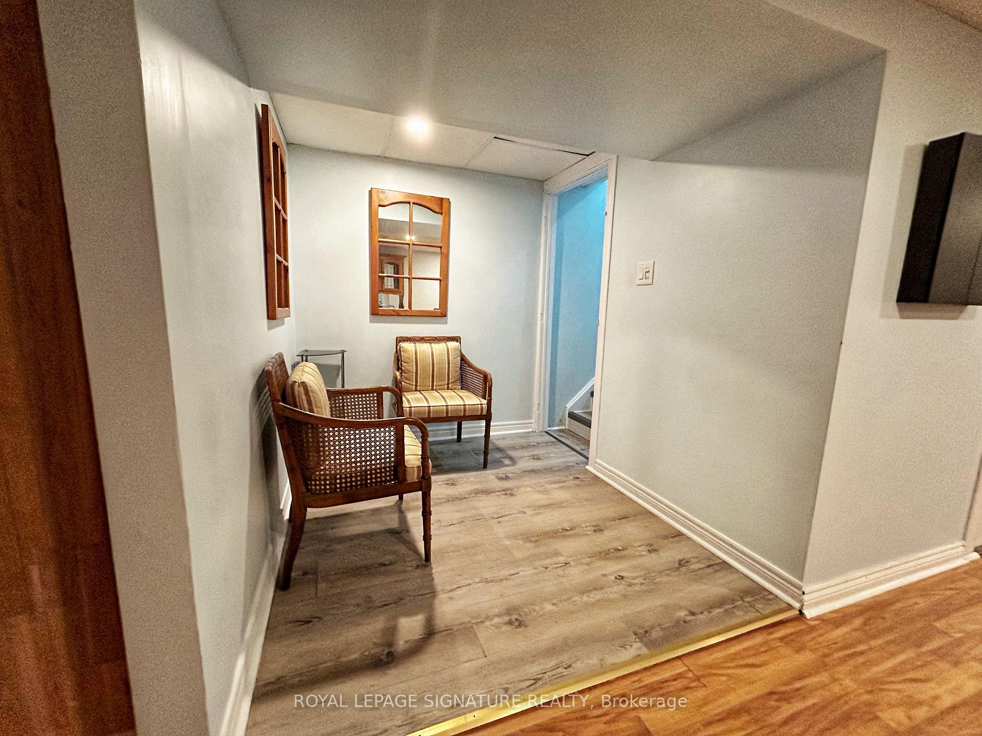Photo 19 of 33 Courtleigh Square, Brampton, Heart Lake East — HOMEH