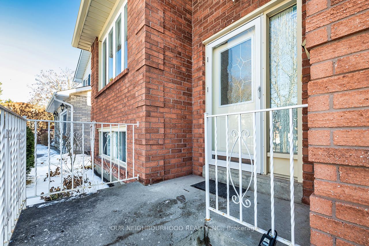 Photo 4 of 913 Copperfield Drive, Oshawa, Eastdale — HOMEH