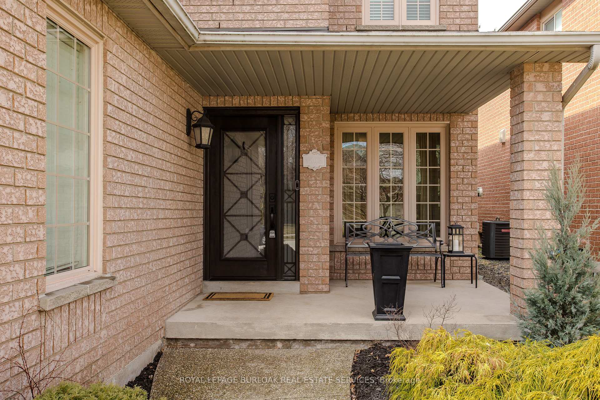 Photo 4 of 562 Phoebe Crescent, Burlington, Appleby — HOMEH