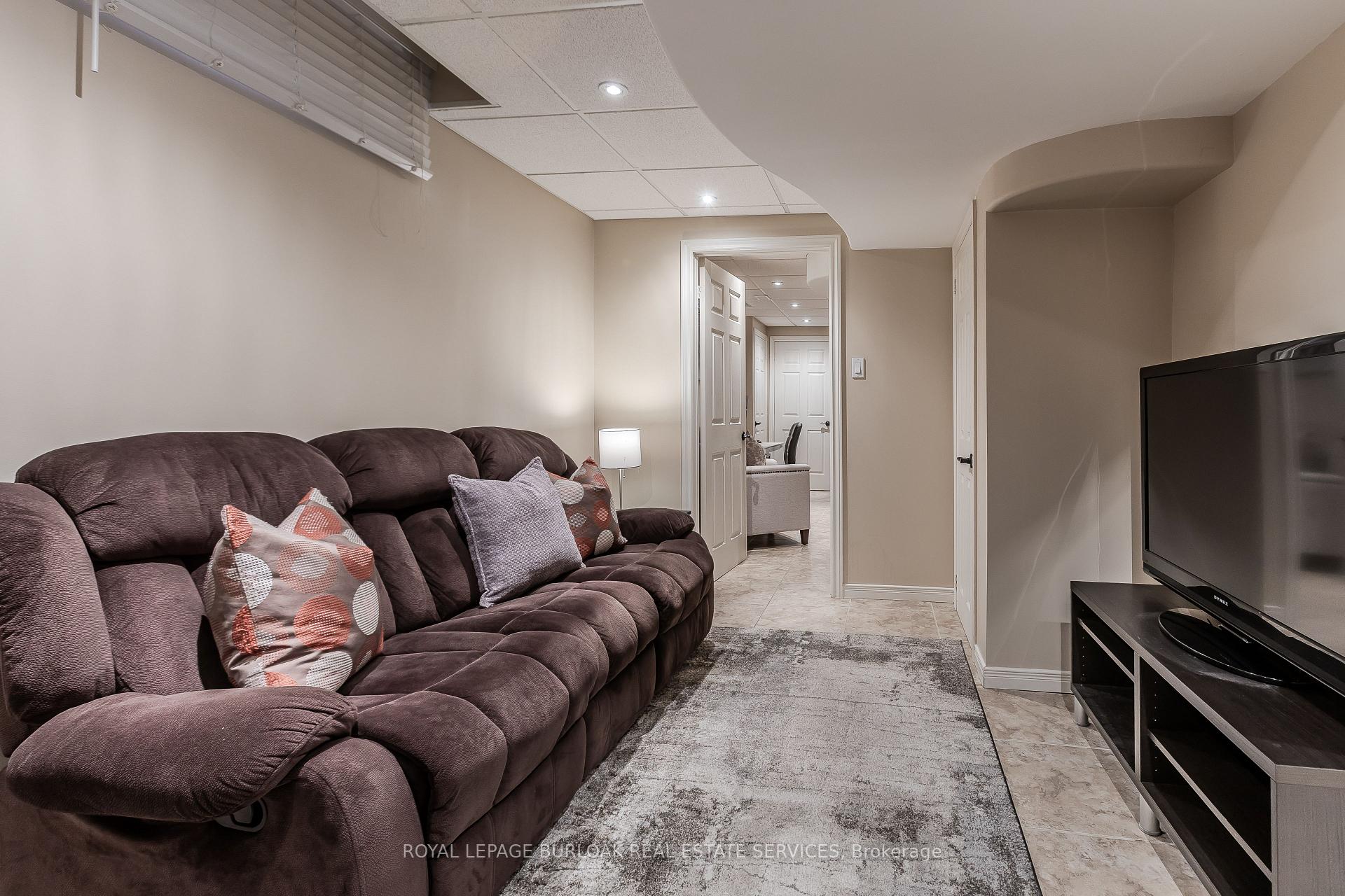 Photo 36 of 562 Phoebe Crescent, Burlington, Appleby — HOMEH