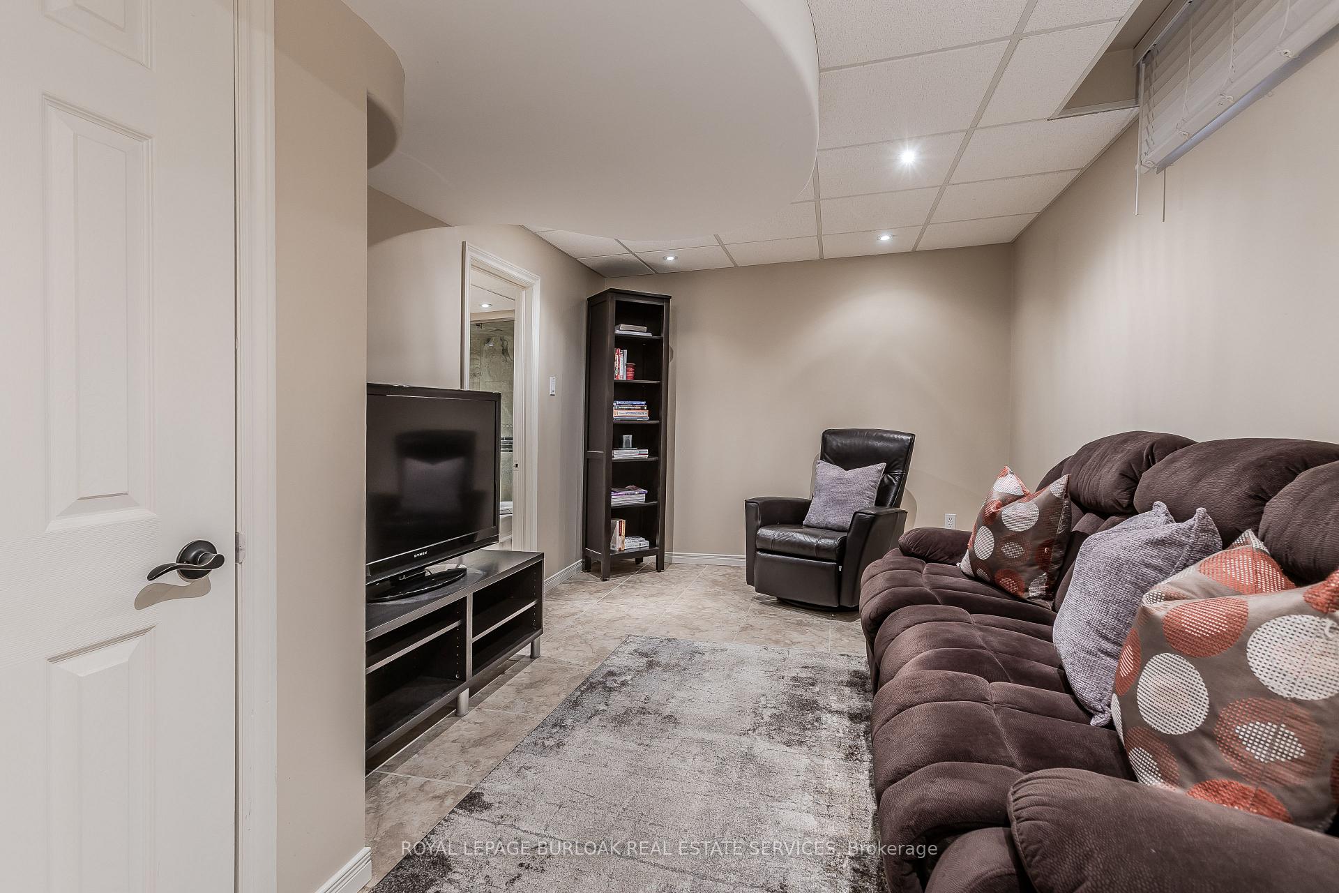 Photo 37 of 562 Phoebe Crescent, Burlington, Appleby — HOMEH