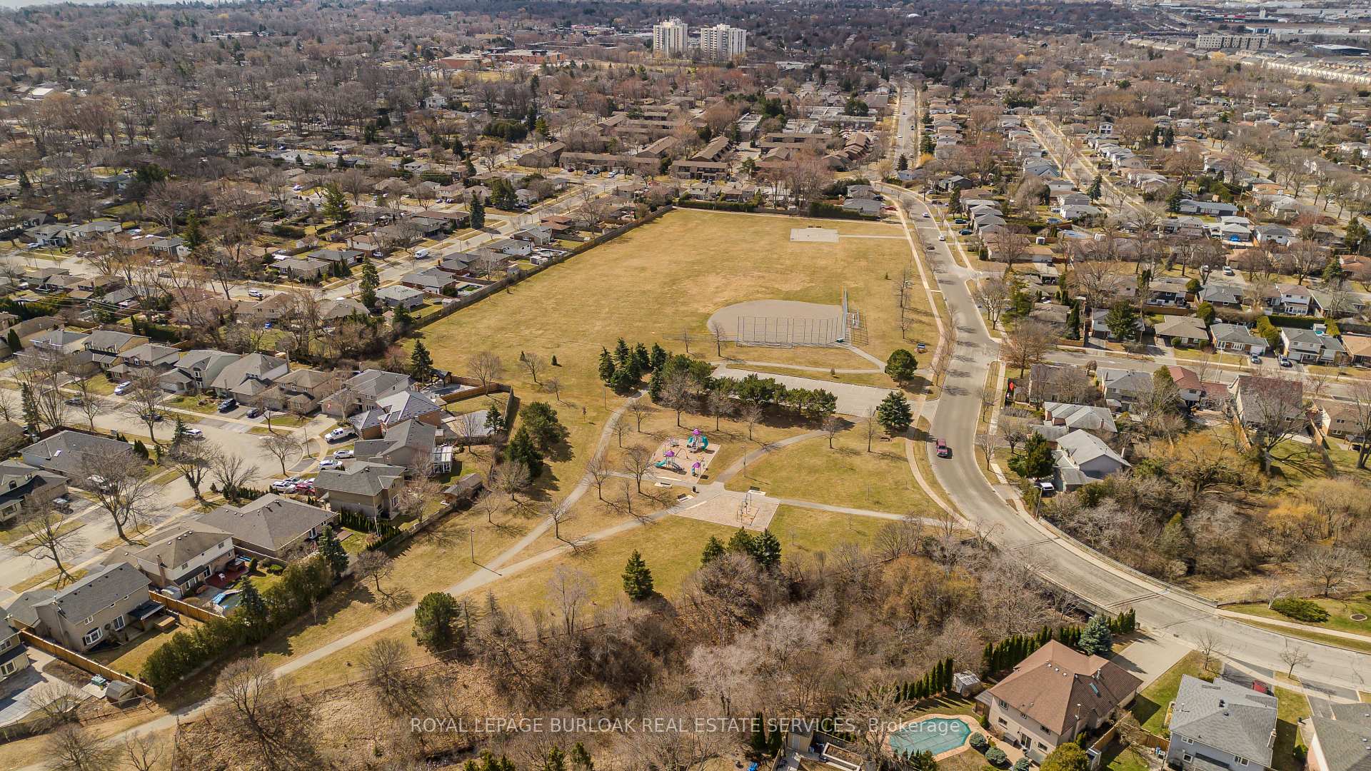 Photo 47 of 562 Phoebe Crescent, Burlington, Appleby — HOMEH