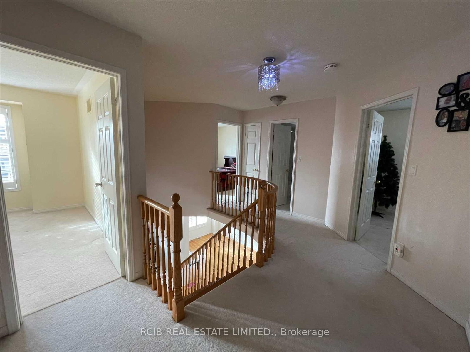 Photo 6 of 17 Schooner Drive S, Brampton, Fletcher's Meadow — HOMEH