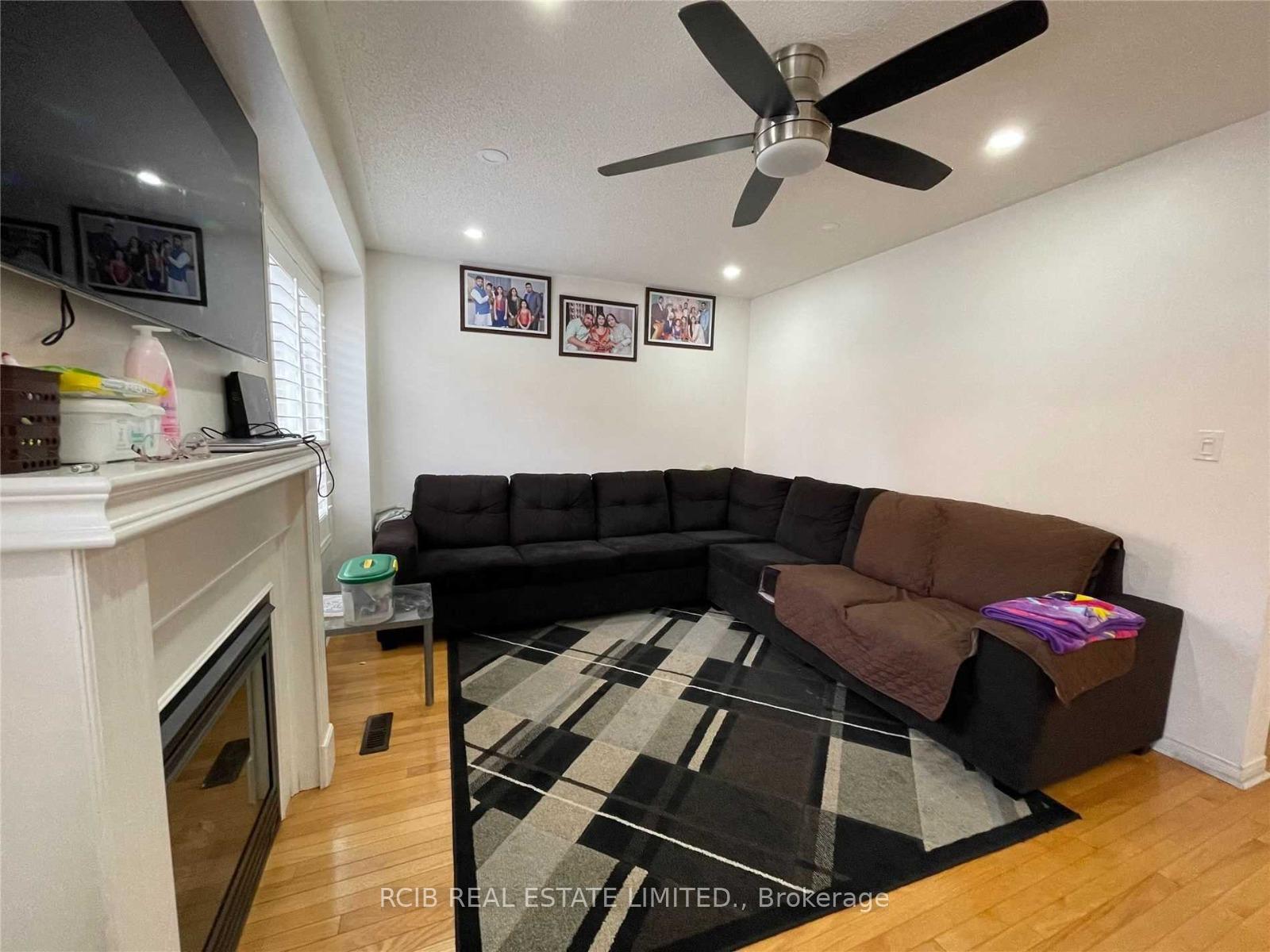 Photo 7 of 17 Schooner Drive S, Brampton, Fletcher's Meadow — HOMEH