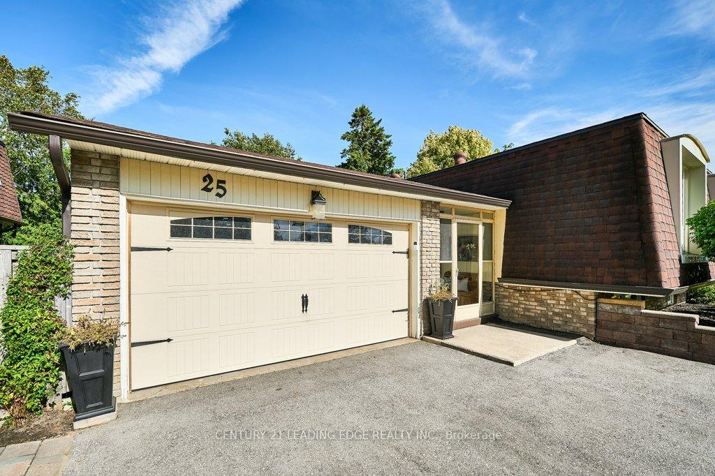 Photo 2 of 25 Eileen Drive, Barrie, Allandale Heights — HOMEH