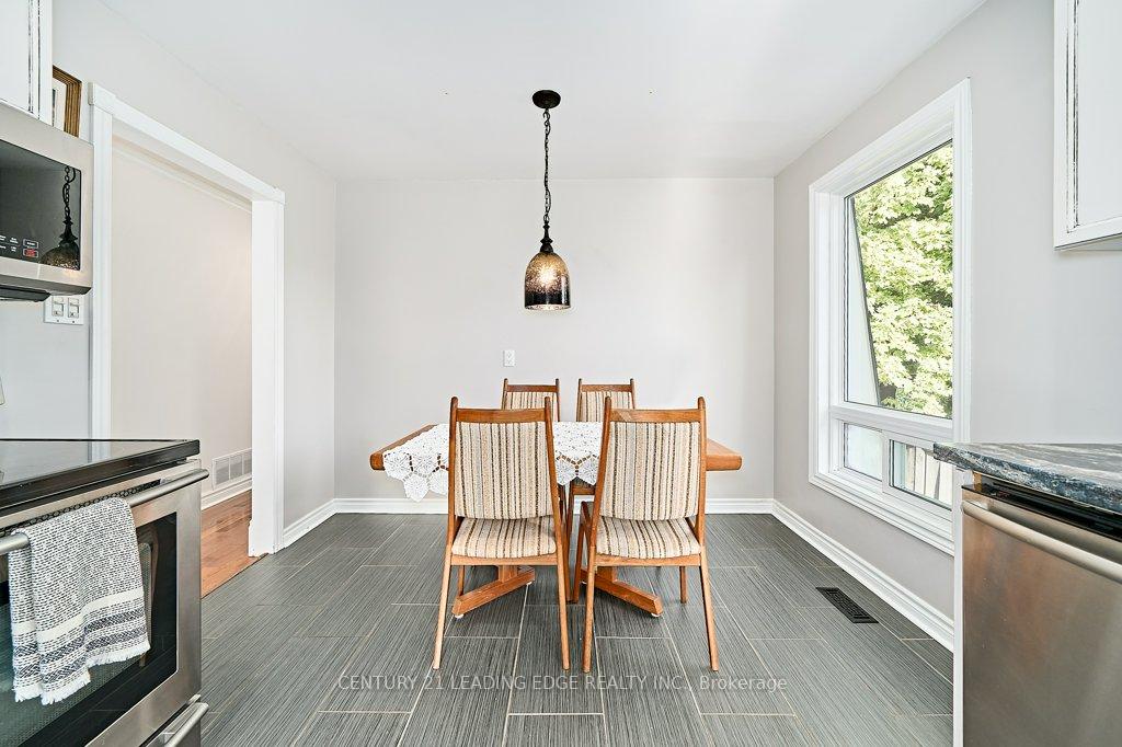 Photo 17 of 25 Eileen Drive, Barrie, Allandale Heights — HOMEH