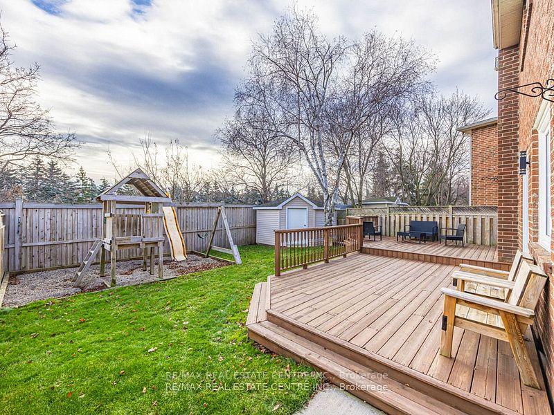 Photo 2 of 28 Huntley Court, Brampton, Heart Lake West — HOMEH