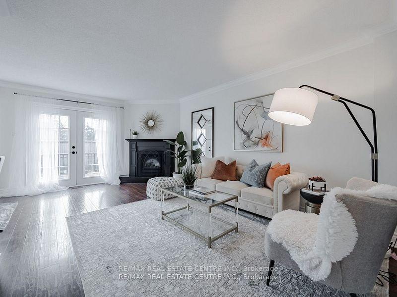 Photo 3 of 28 Huntley Court, Brampton, Heart Lake West — HOMEH