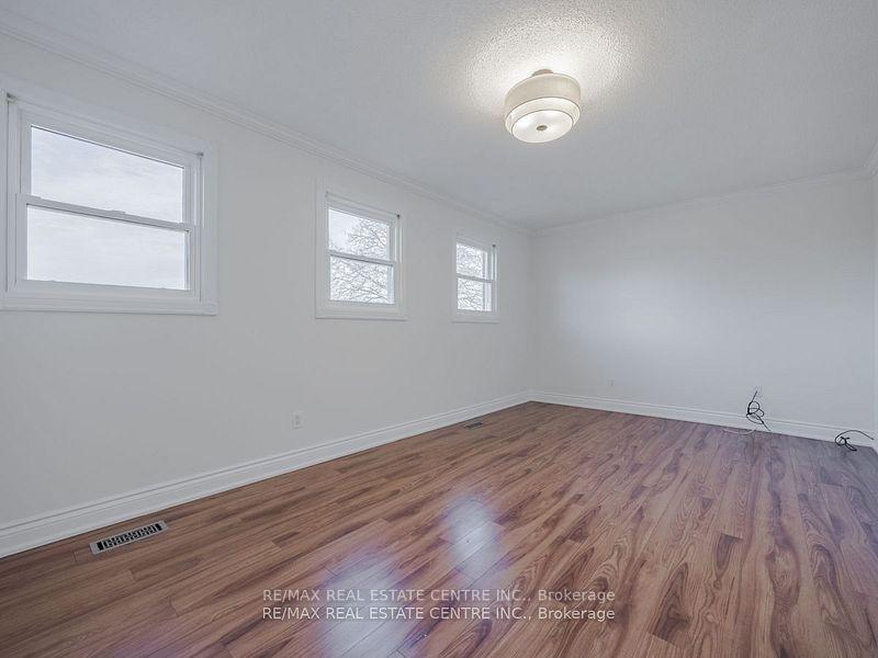 Photo 19 of 28 Huntley Court, Brampton, Heart Lake West — HOMEH