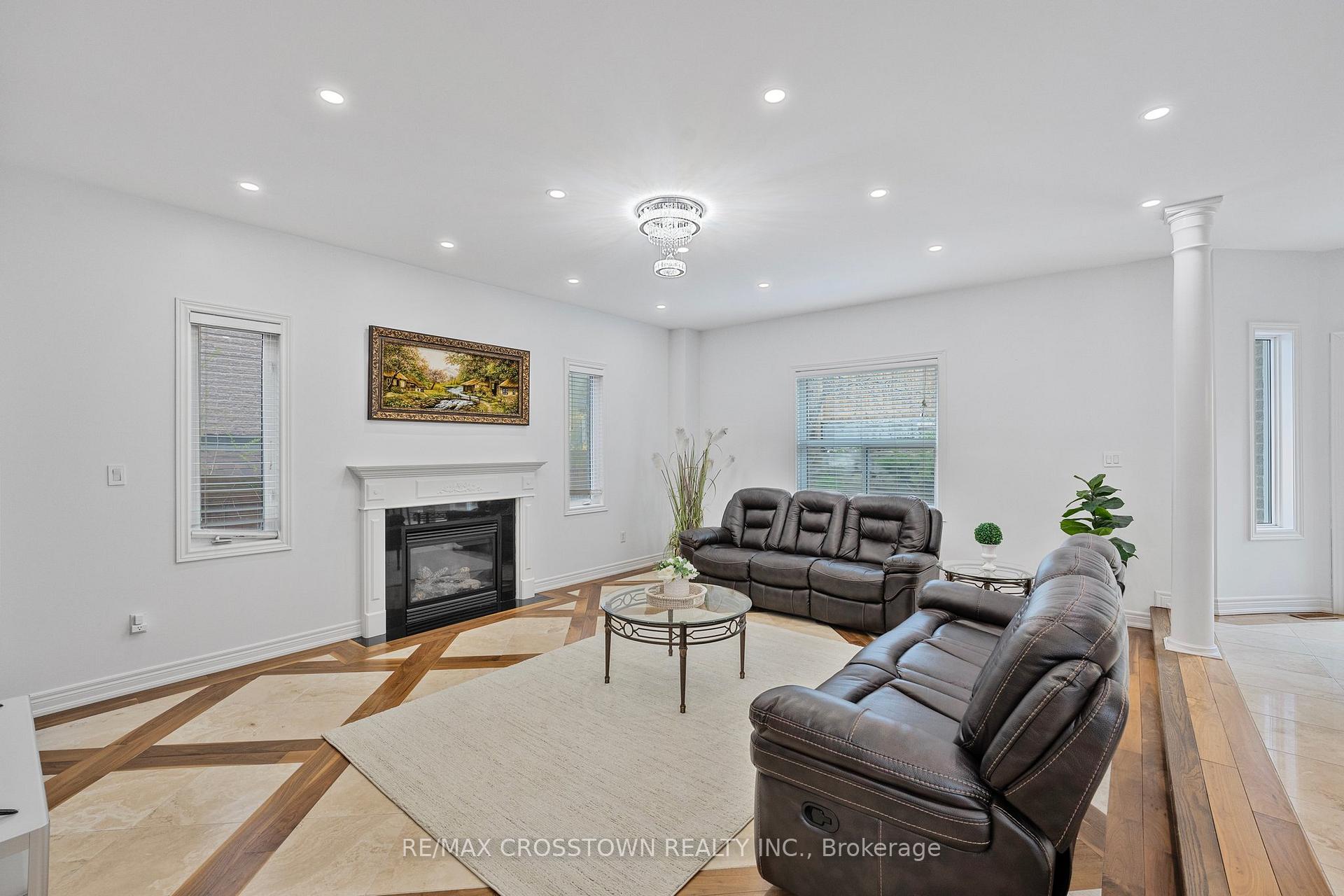 Photo 7 of 24 Windsor Crescent, Barrie, Innis-Shore — HOMEH