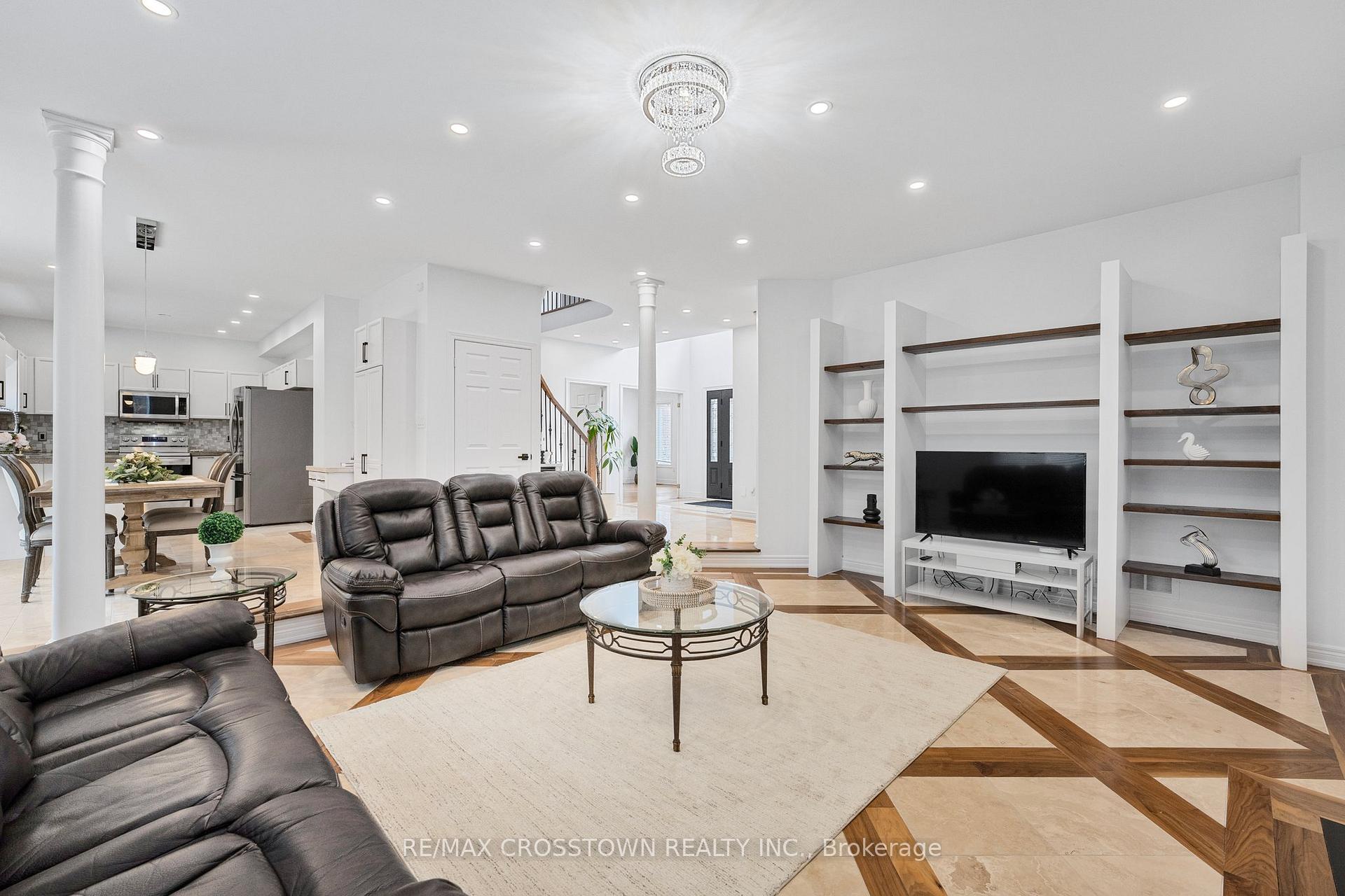 Photo 9 of 24 Windsor Crescent, Barrie, Innis-Shore — HOMEH
