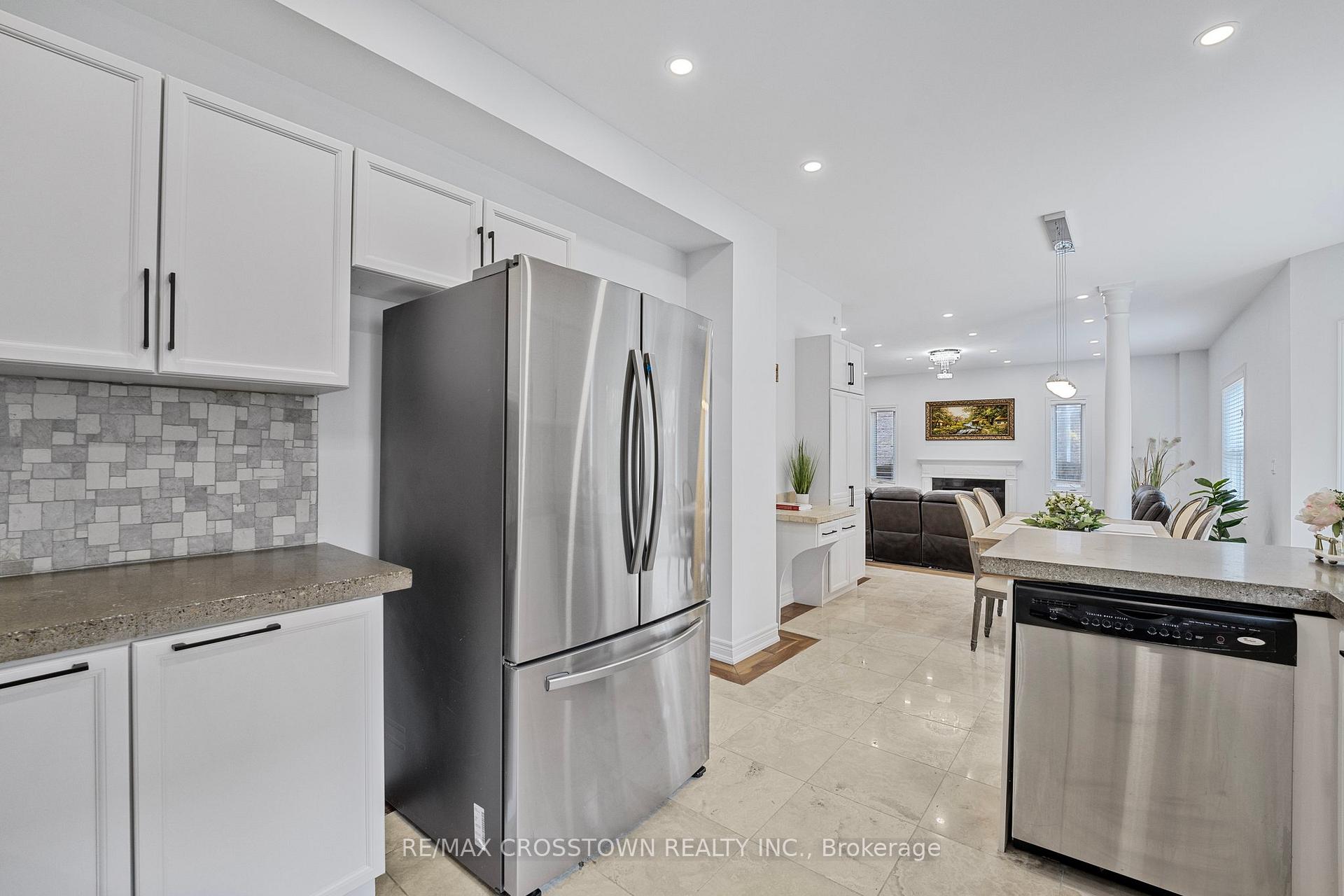Photo 13 of 24 Windsor Crescent, Barrie, Innis-Shore — HOMEH