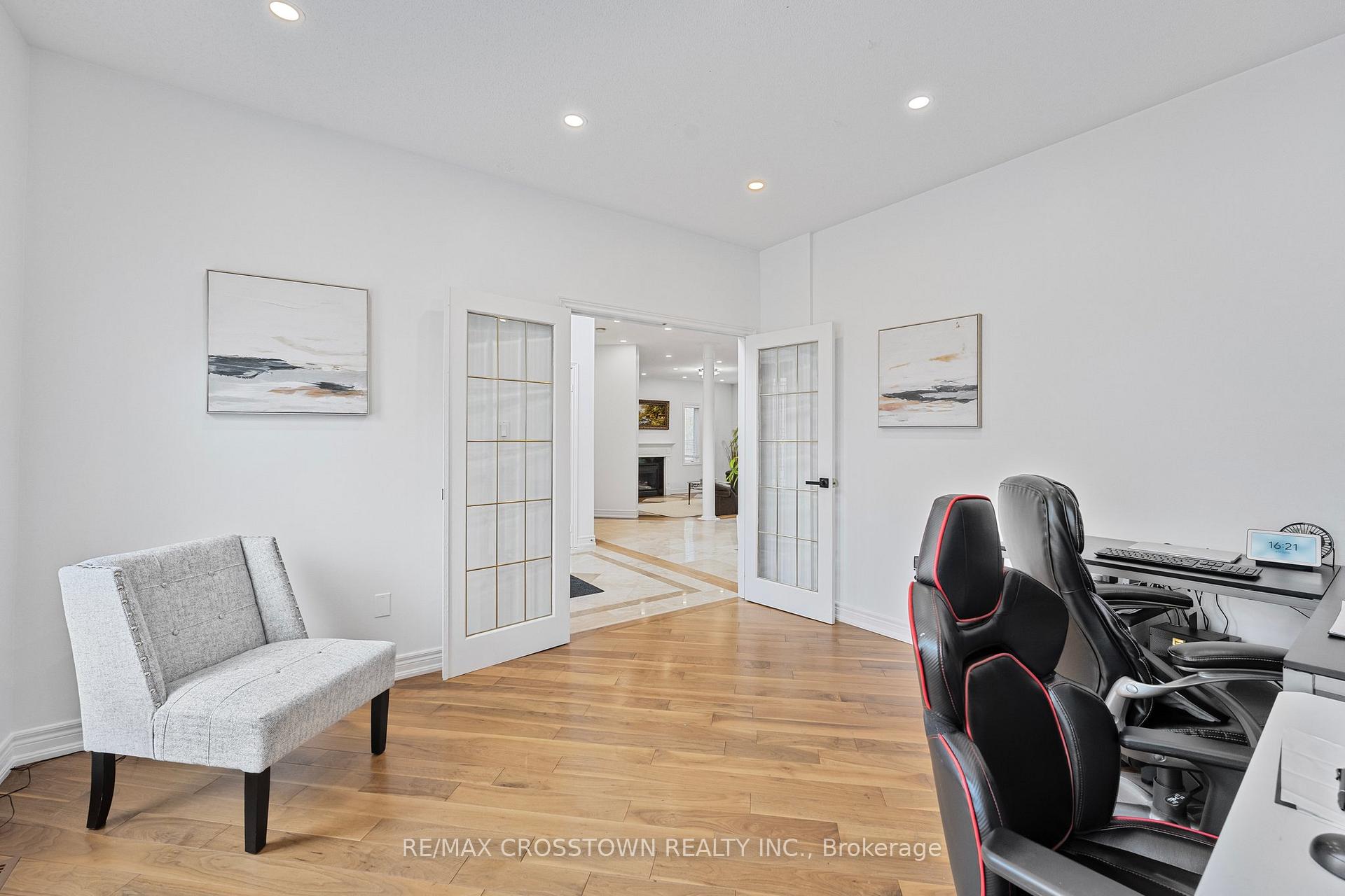 Photo 17 of 24 Windsor Crescent, Barrie, Innis-Shore — HOMEH