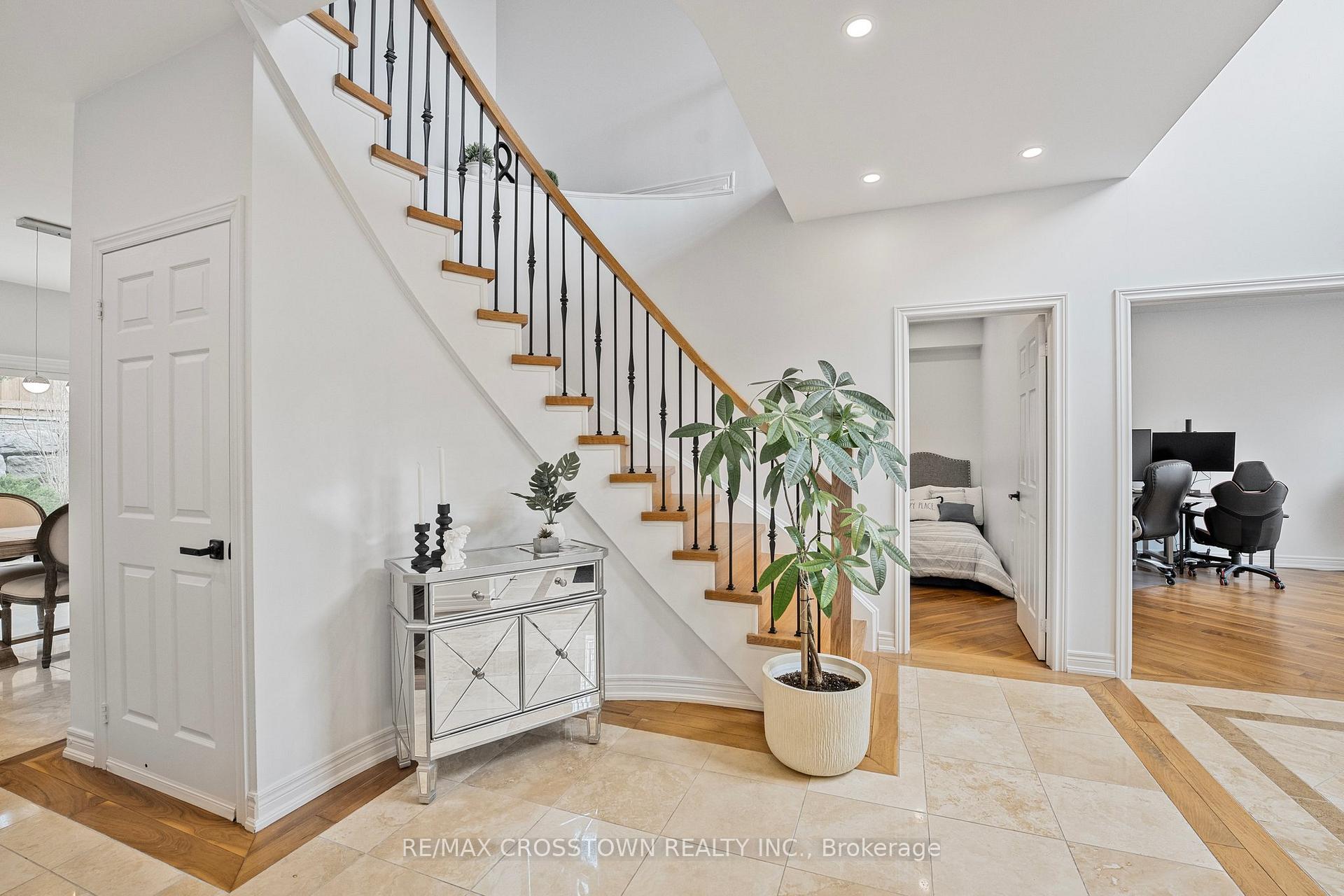 Photo 21 of 24 Windsor Crescent, Barrie, Innis-Shore — HOMEH