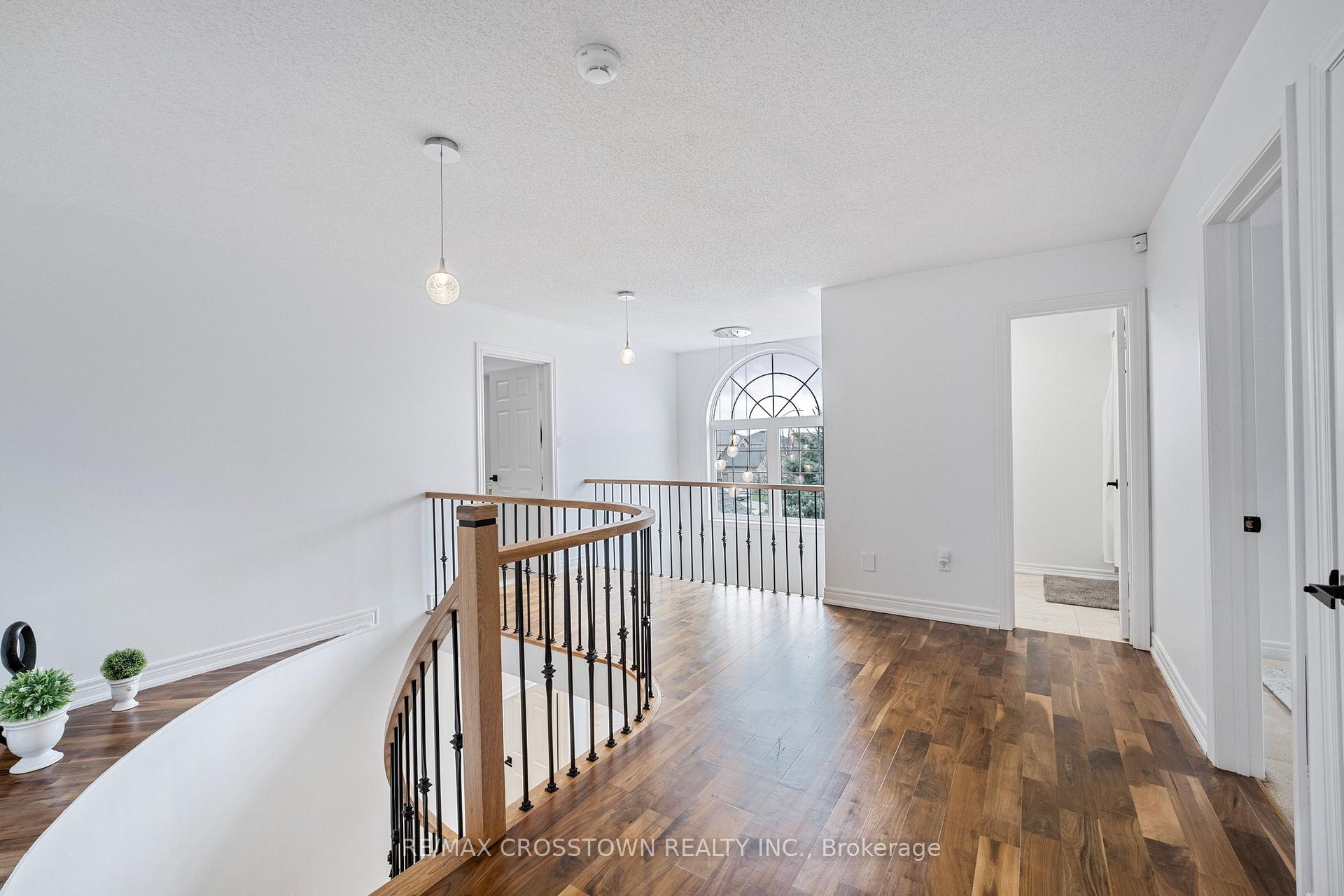 Photo 23 of 24 Windsor Crescent, Barrie, Innis-Shore — HOMEH