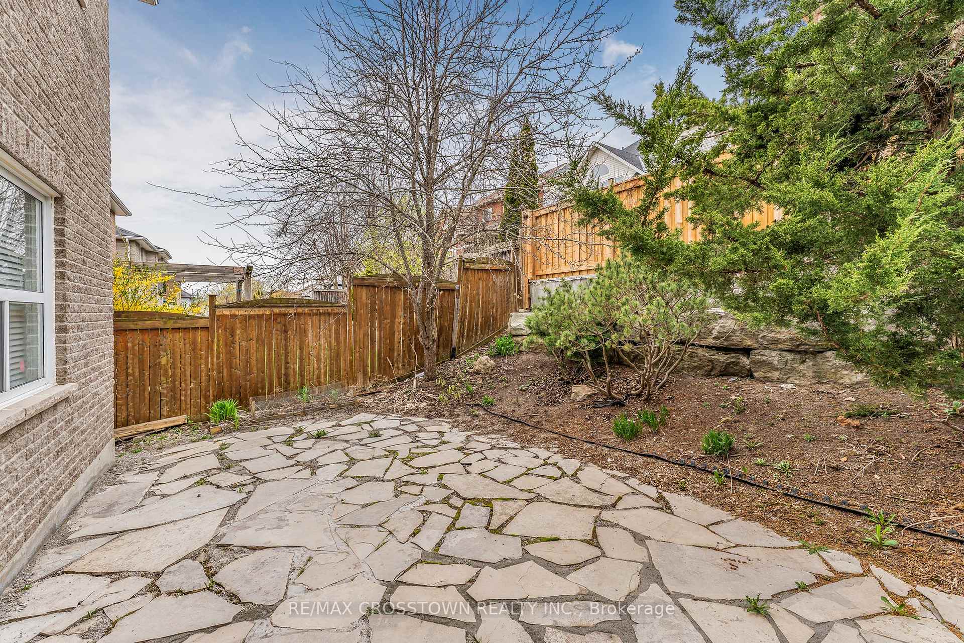 Photo 39 of 24 Windsor Crescent, Barrie, Innis-Shore — HOMEH