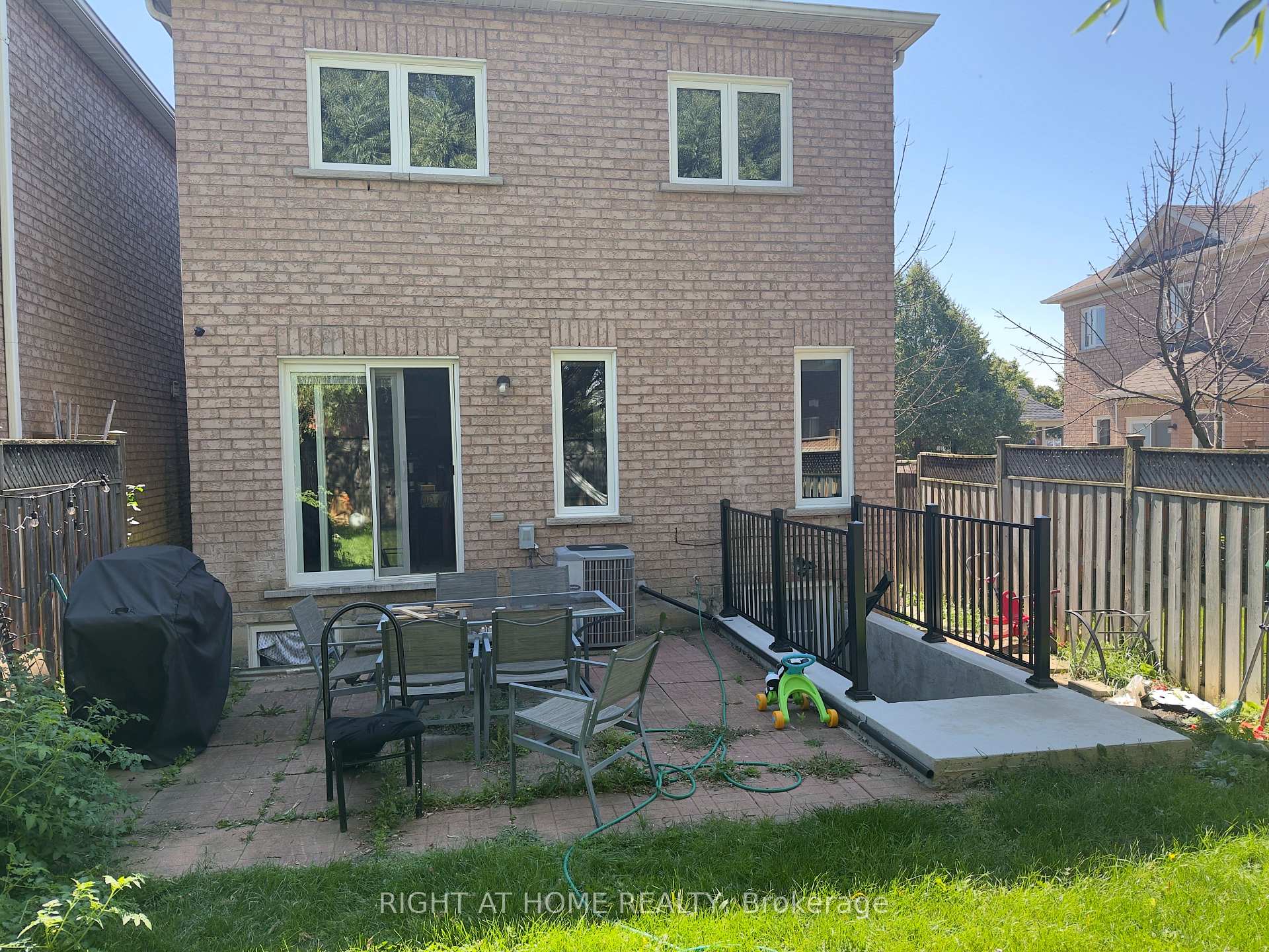 Photo 3 of 4 Stable Gate, Brampton, Northwest Sandalwood Parkway — HOMEH