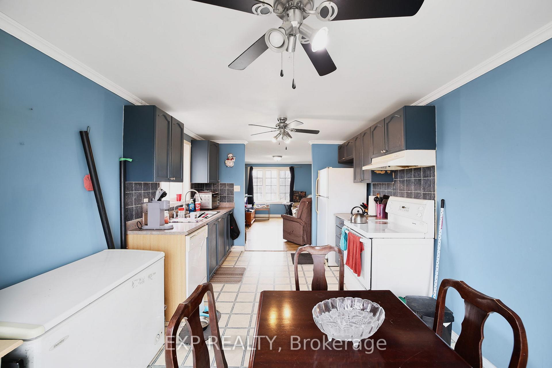 Photo 10 of 60 Ambler Way, Barrie, Georgian Drive — HOMEH