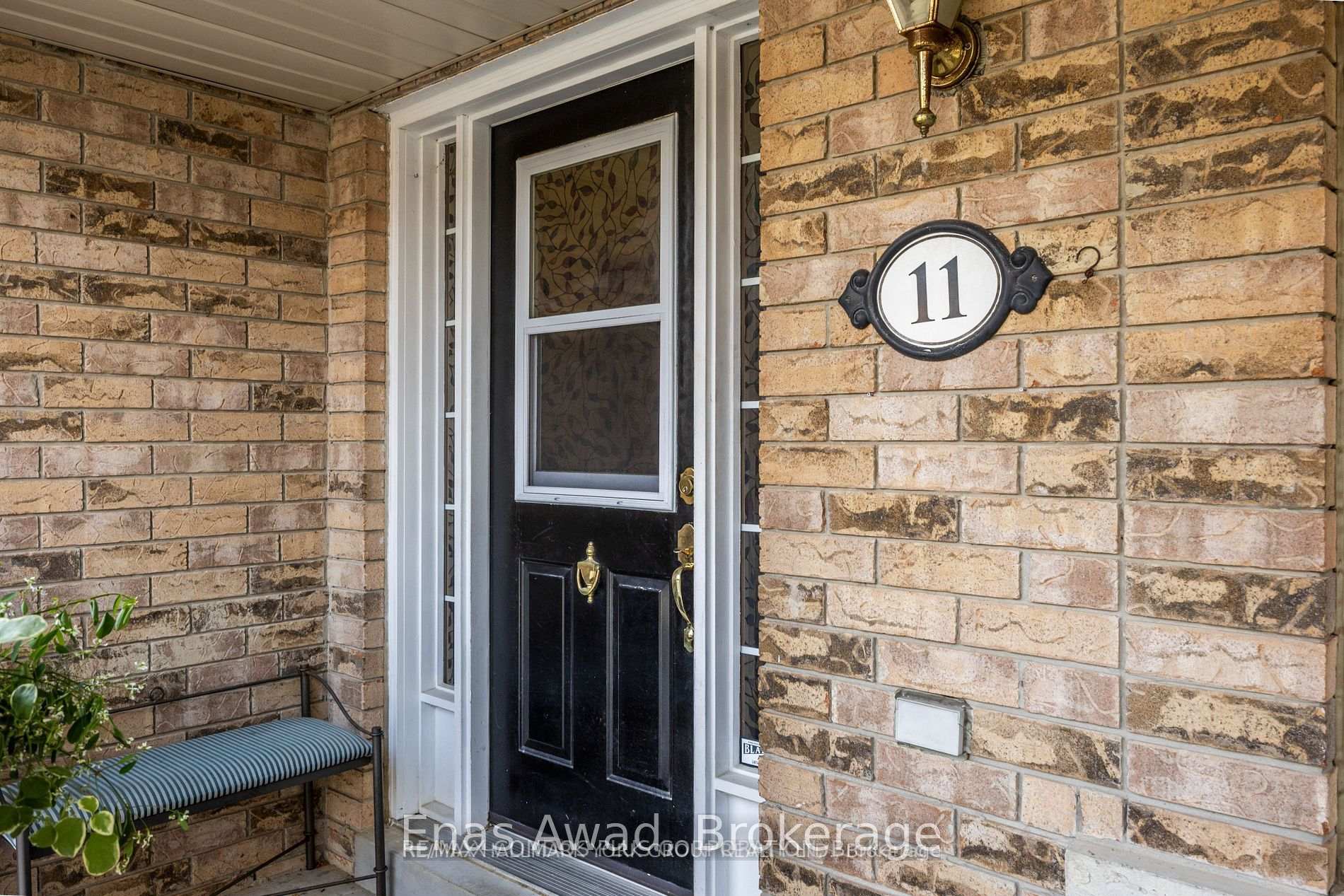 Photo 3 of 11 Kirkvalley Crescent, Aurora, Bayview Wellington — HOMEH